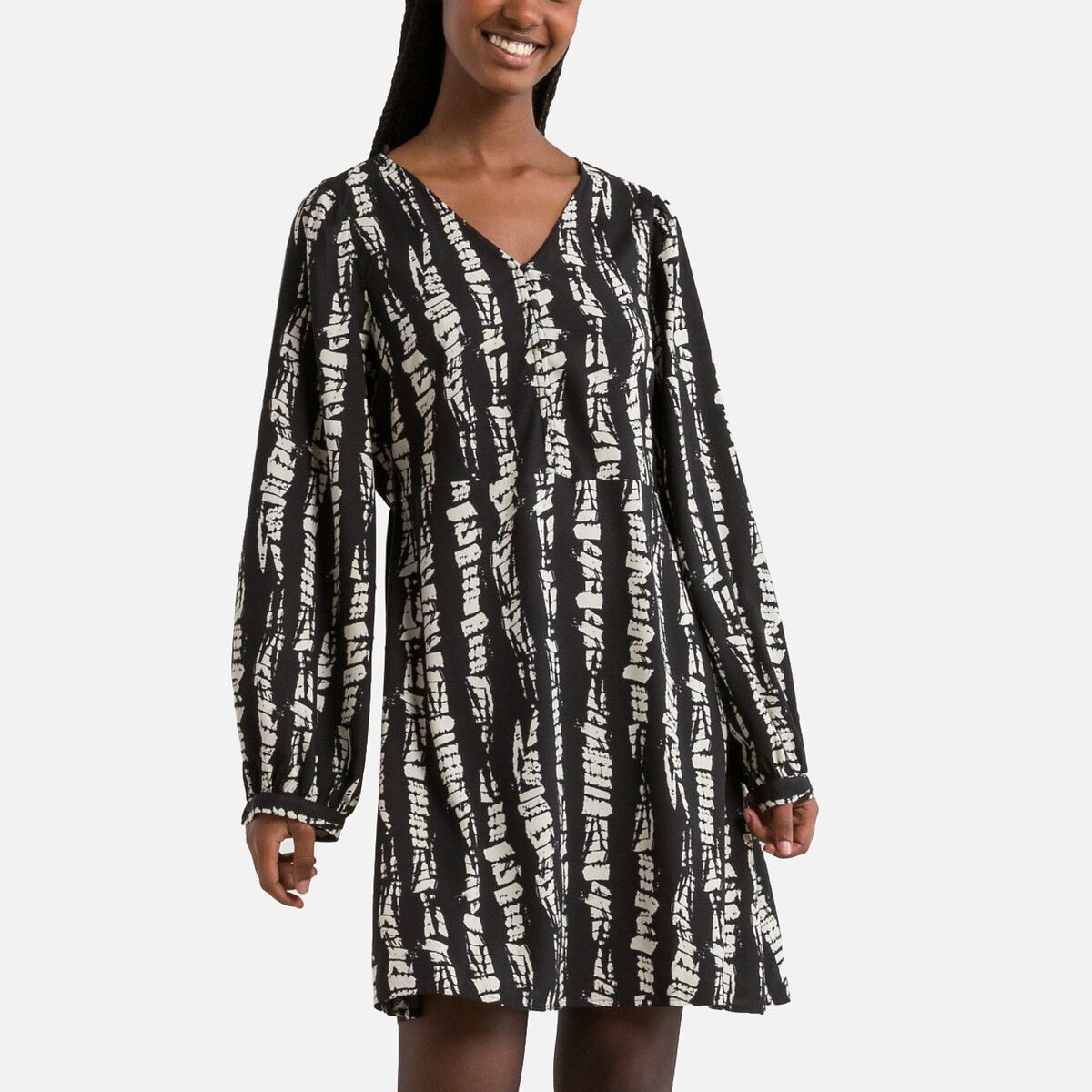 Vero Moda Vestido corto estampado. Talla XS. Color