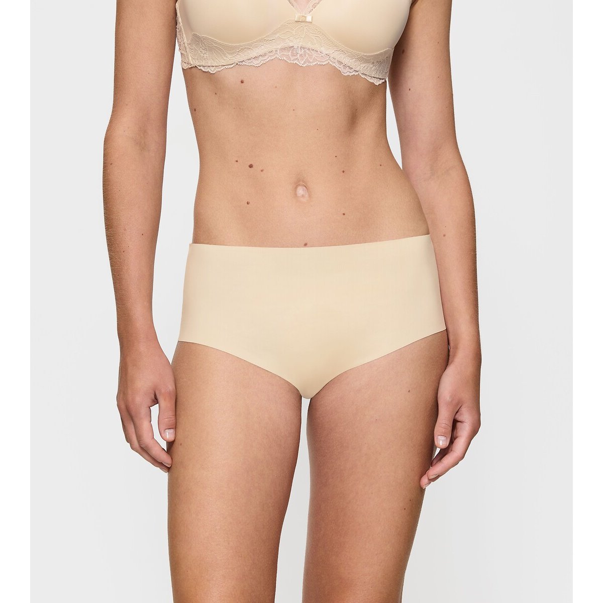 Triumph Pretty Micro Hipster Briefs Women's Creamy Dream Small