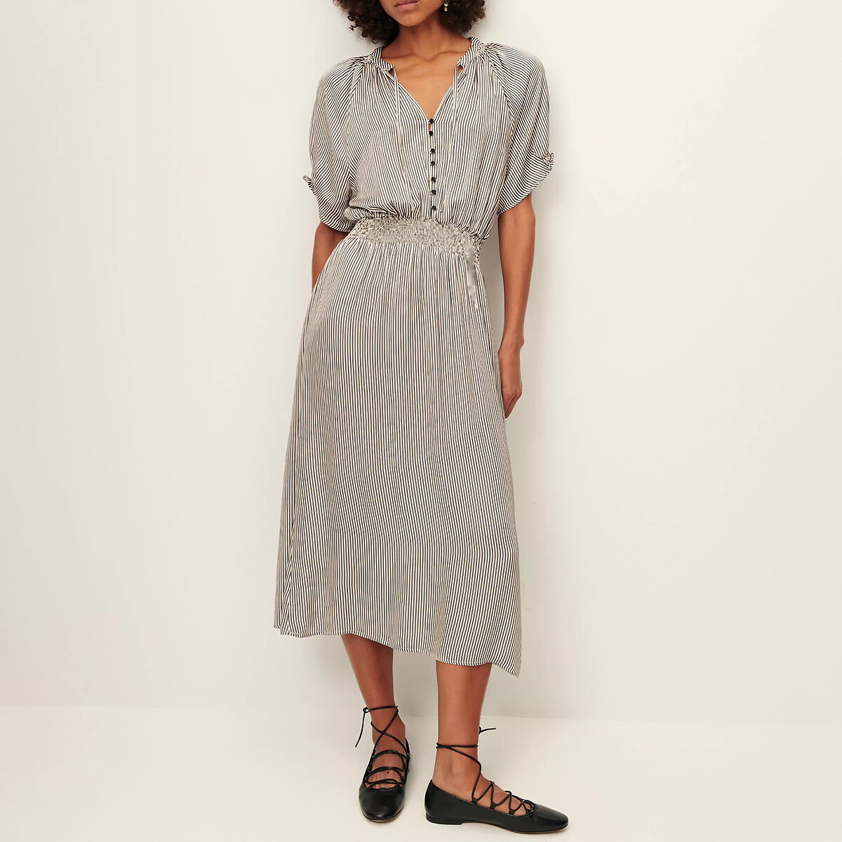 Vestido às riscas com comprimento midi e decote em V, cintura com smock, AMBER, Sessun