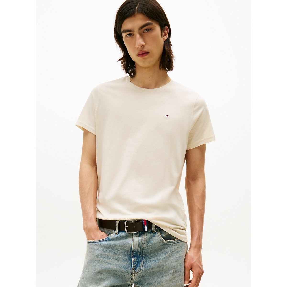 TOMMY JEANS T-shirt TJM ESSENTIAL SOLID TEE met ronde hals en subtiele logo-vlag