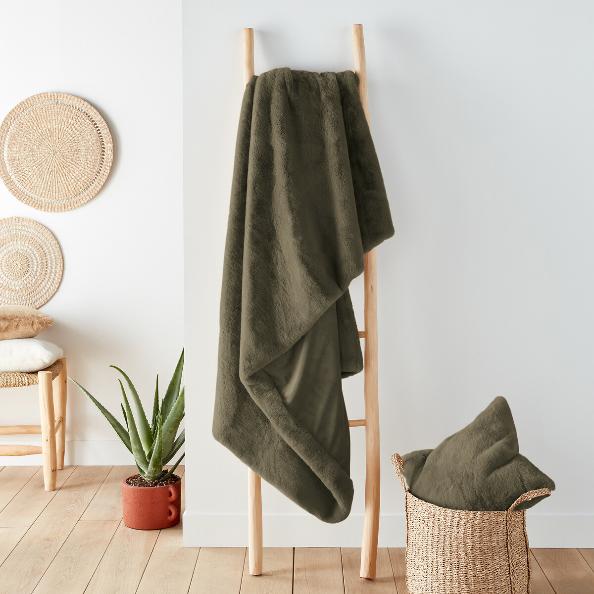 La Redoute Interieurs Colton Downy Throw Unisex Khaki Medium