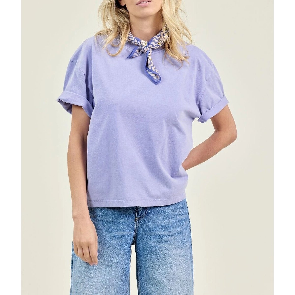 Apaches Collections Tama Back Print Short Sleeve T-Shirt Women's Light Purple Medium