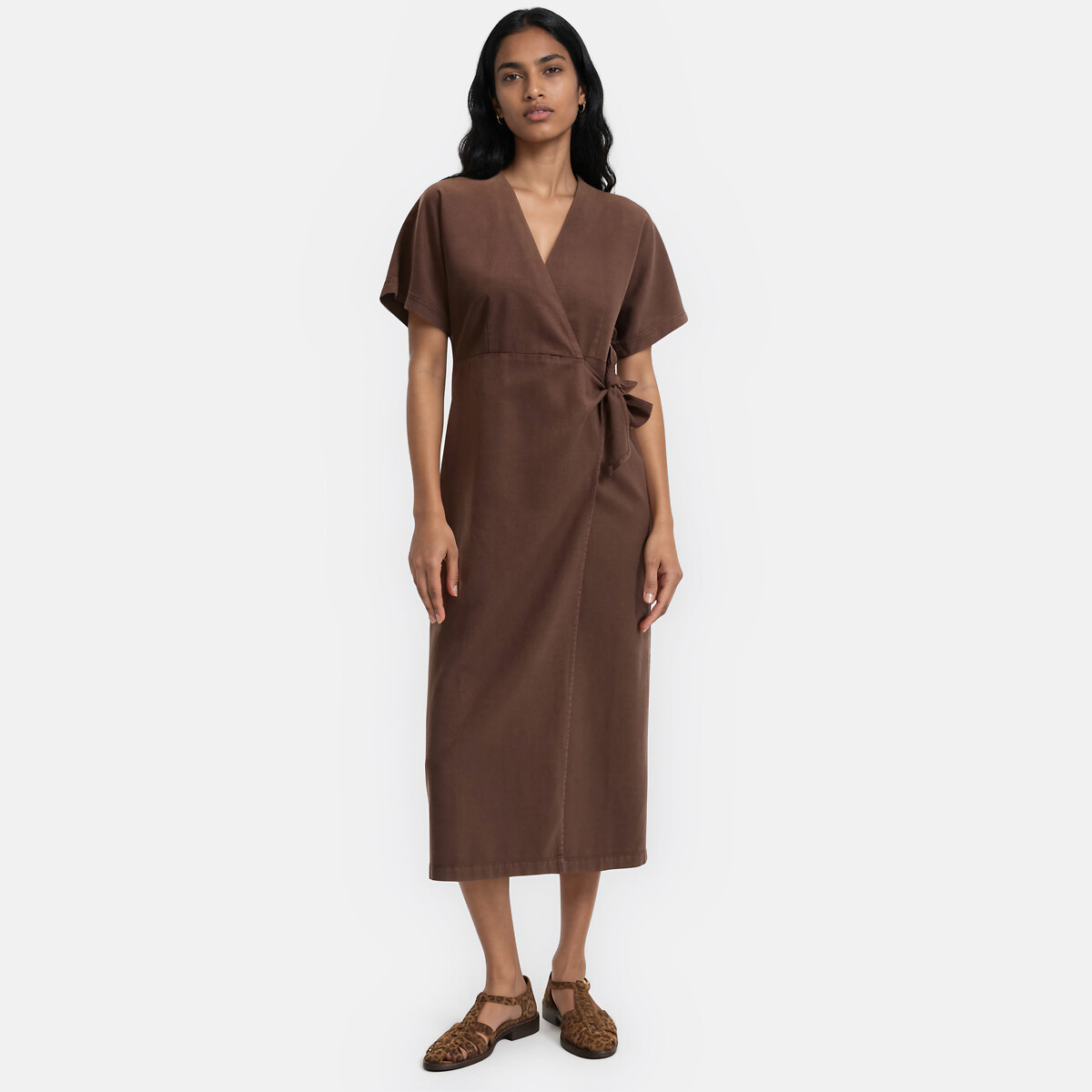 La Redoute Collections Vestido midi envolvente de manga corta. Marrón oscuro