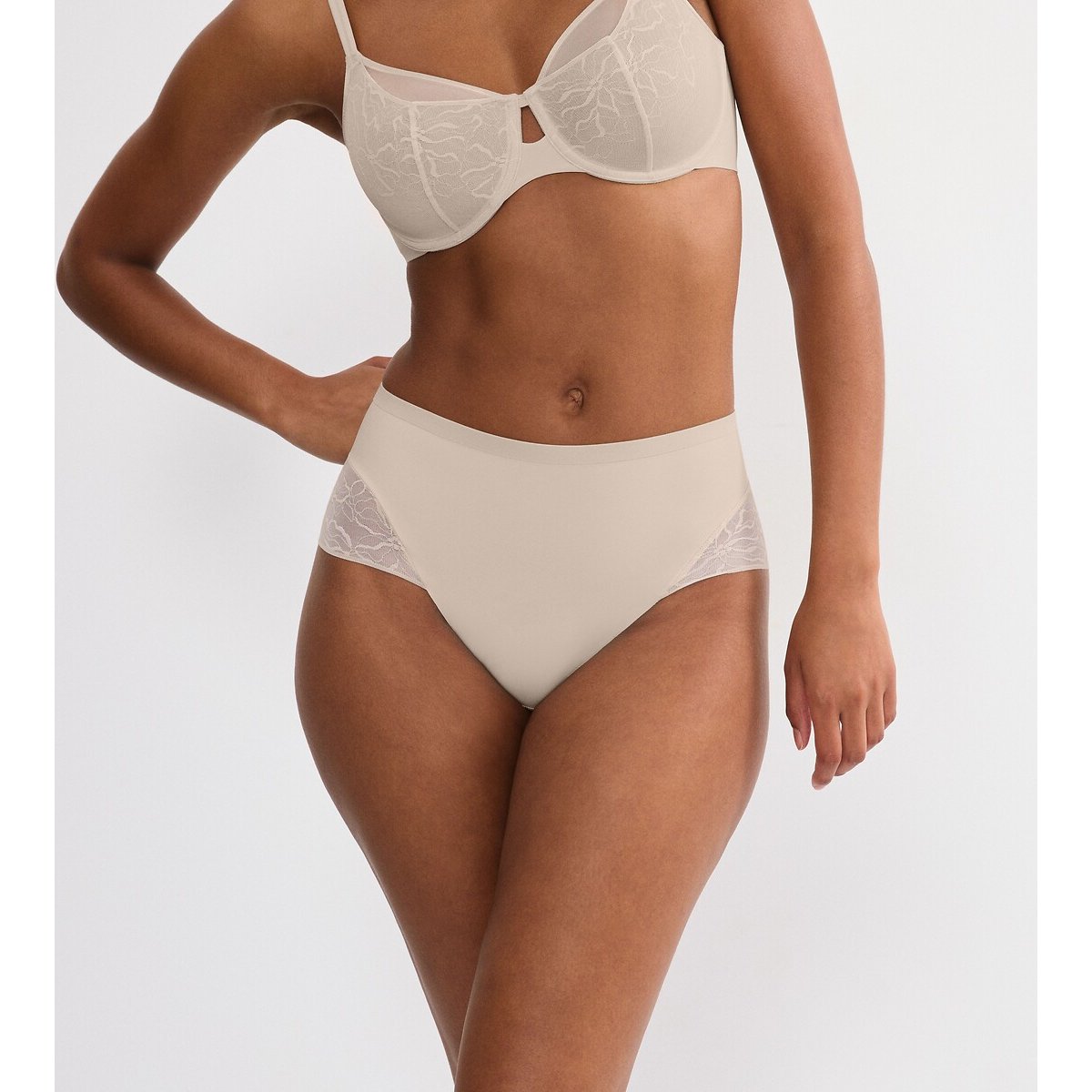 TRIUMPH Bragas altas COMFORT CONTOUR. Color
