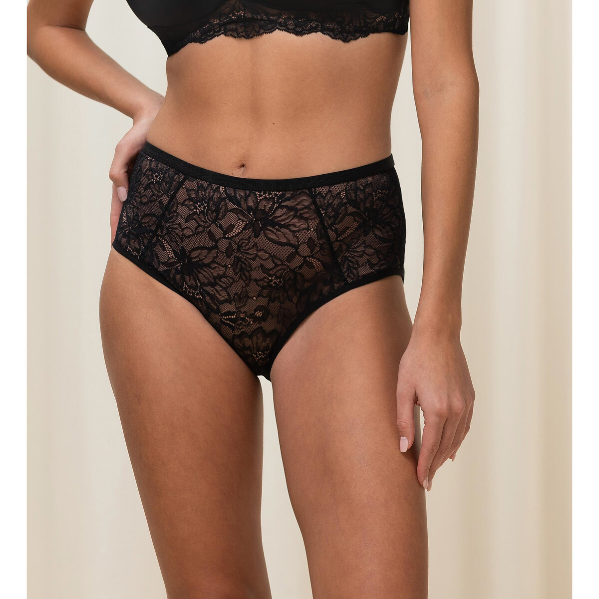 Triumph Women's Black Amourette Charm Maxi Knickers Size 14