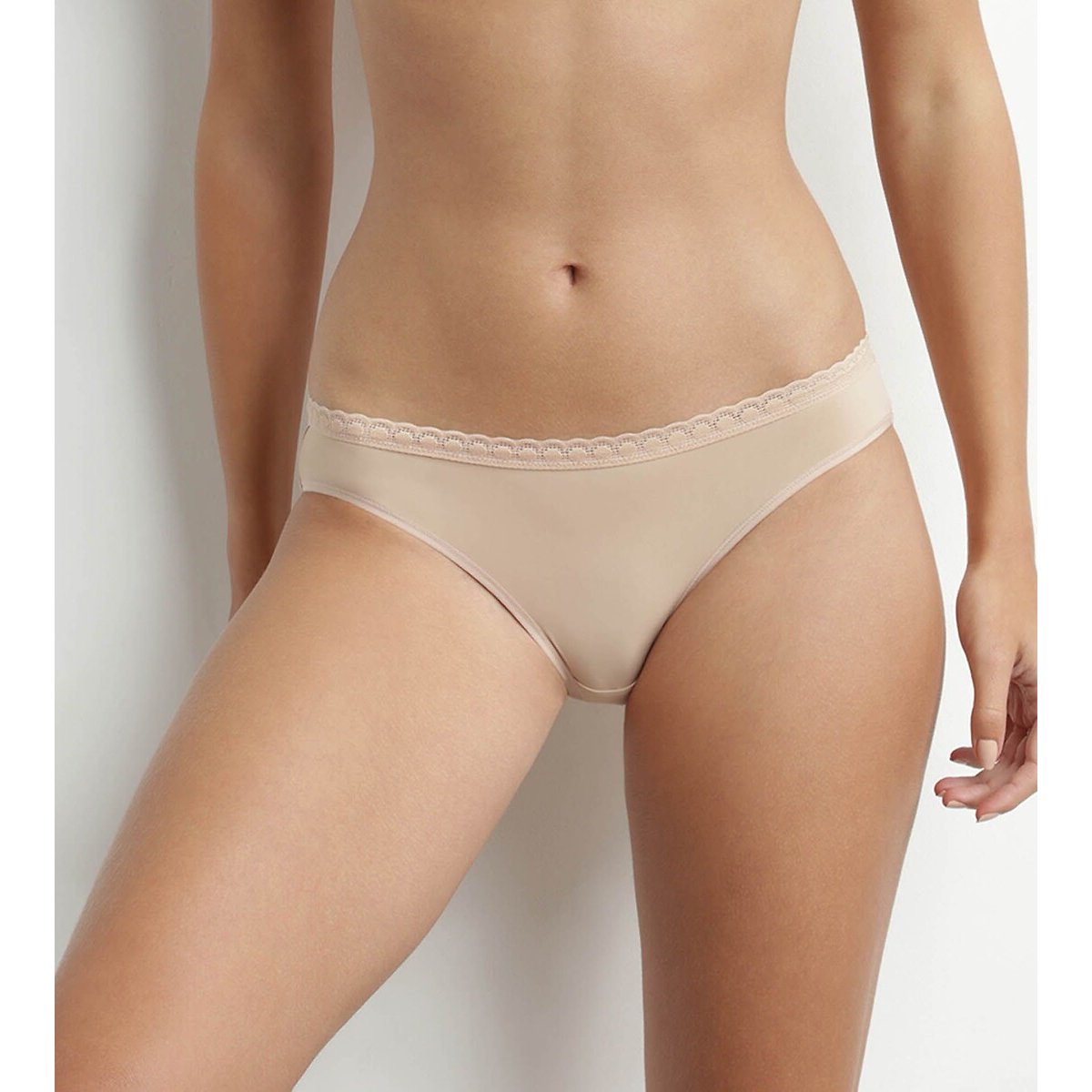 Dim Daily Micro Briefs Women's Skintone Size 10