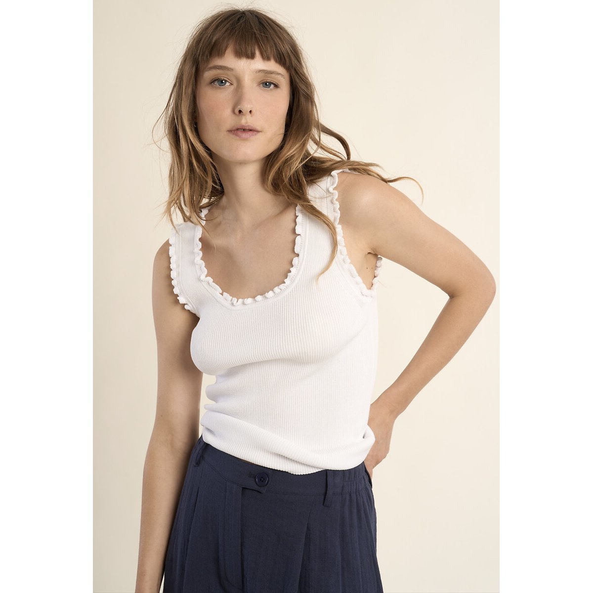 Molly Bracken Ribbed Vest With Ruffled Collar Women's White Extra Large