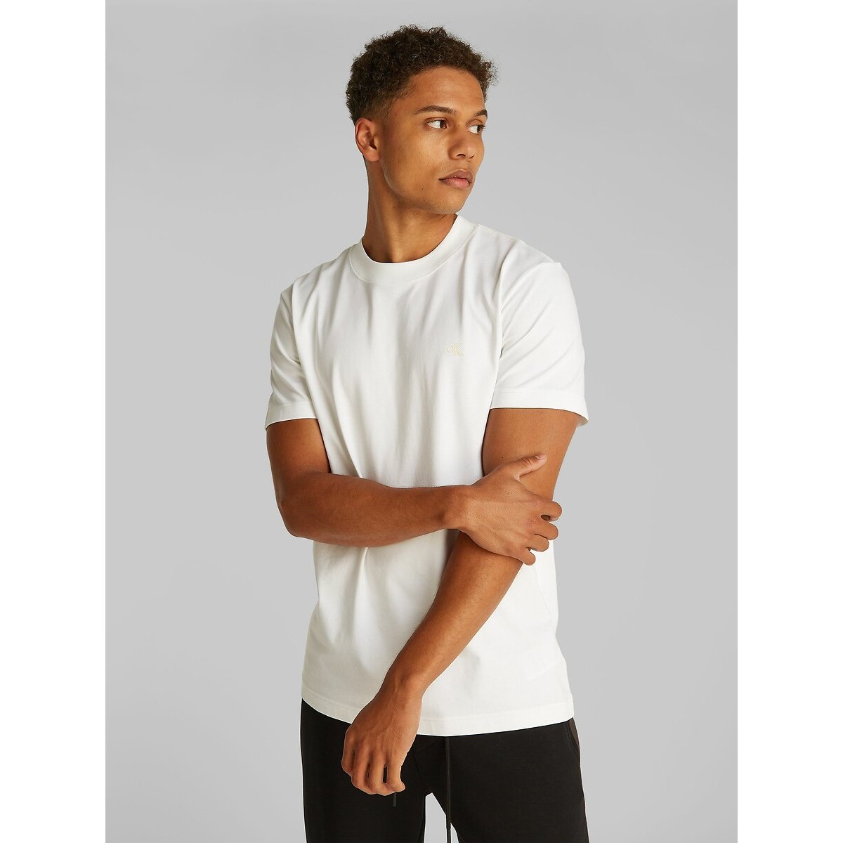Calvin Klein Jeans Men's White Thick T-Shirt, Regular Fit Medium - Image 1