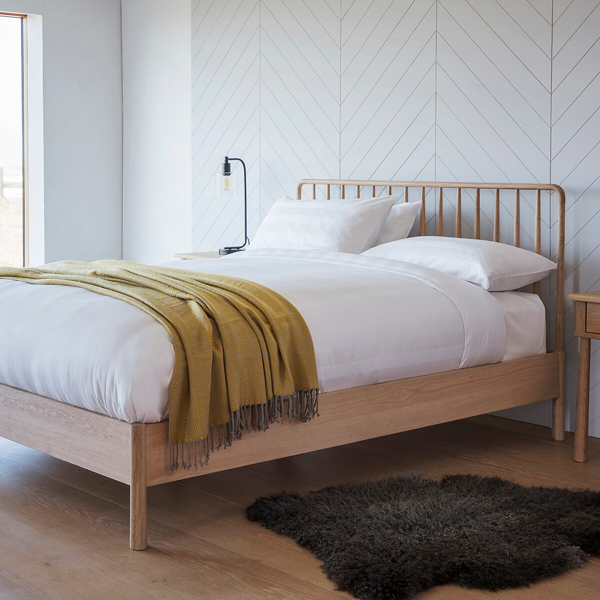 Édité Uttara Scandi Oak Spindle Bed Unisex Natural Oak King Size (150 X 200Cm)