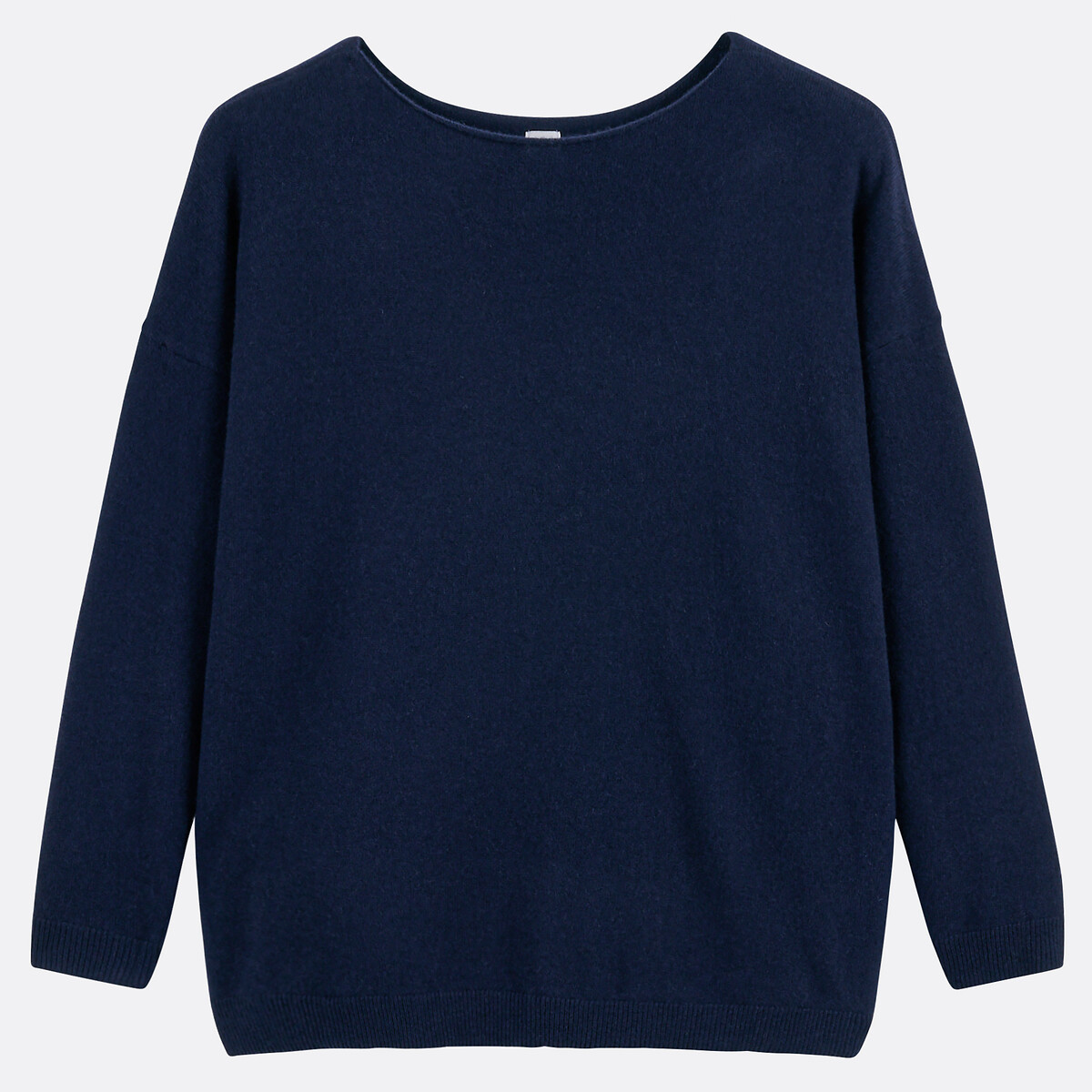 Pull in cashmere pregiato, collo a barchetta