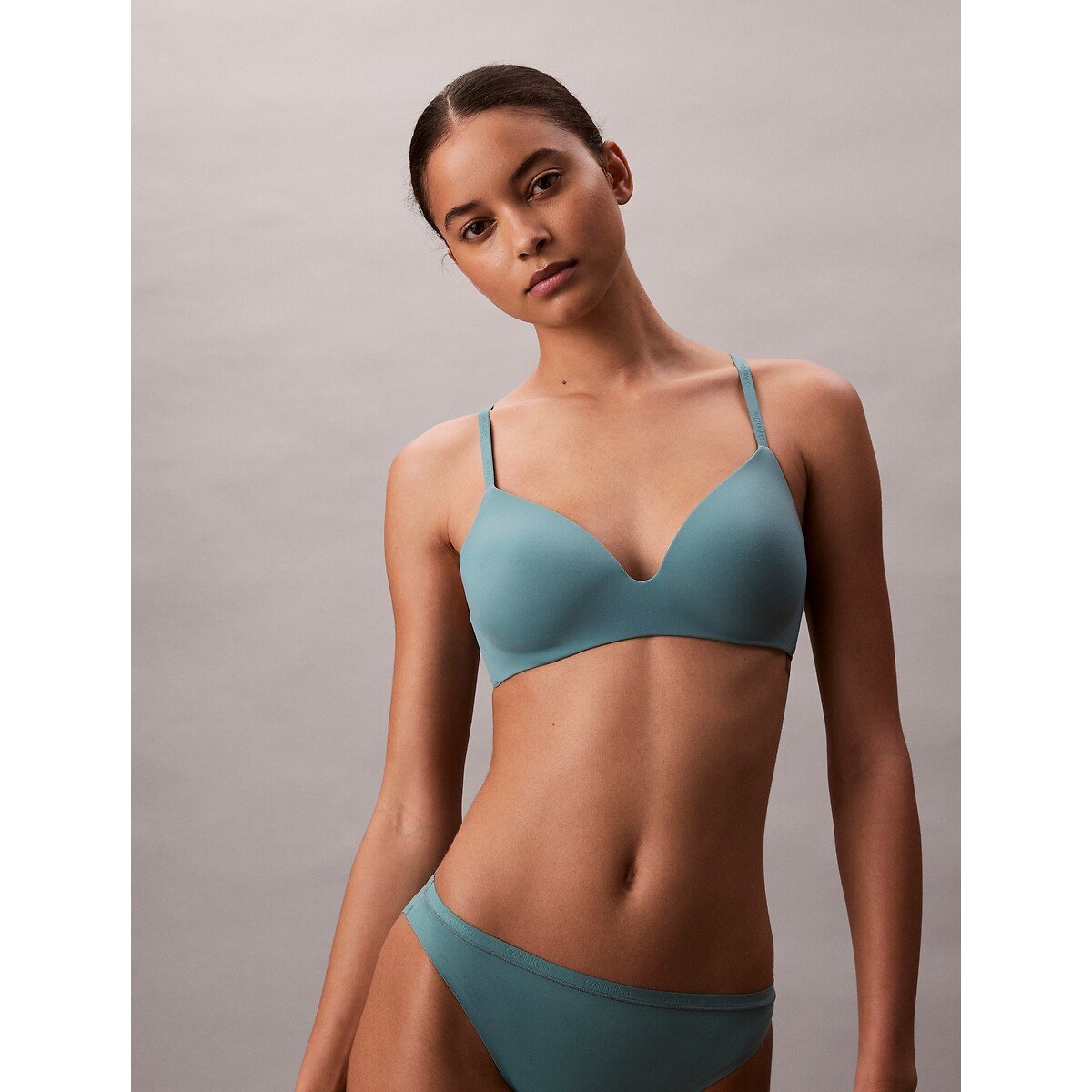 Calvin Klein Underwear Perfectly Fit Invisible Bra Women's Green 36A