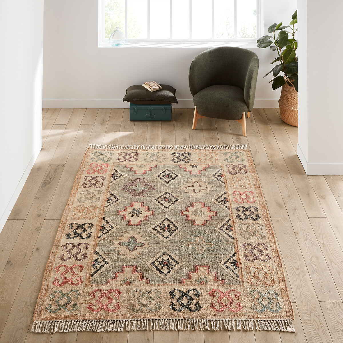 Kaliny Jute and Cotton Distressed Kilim Rug