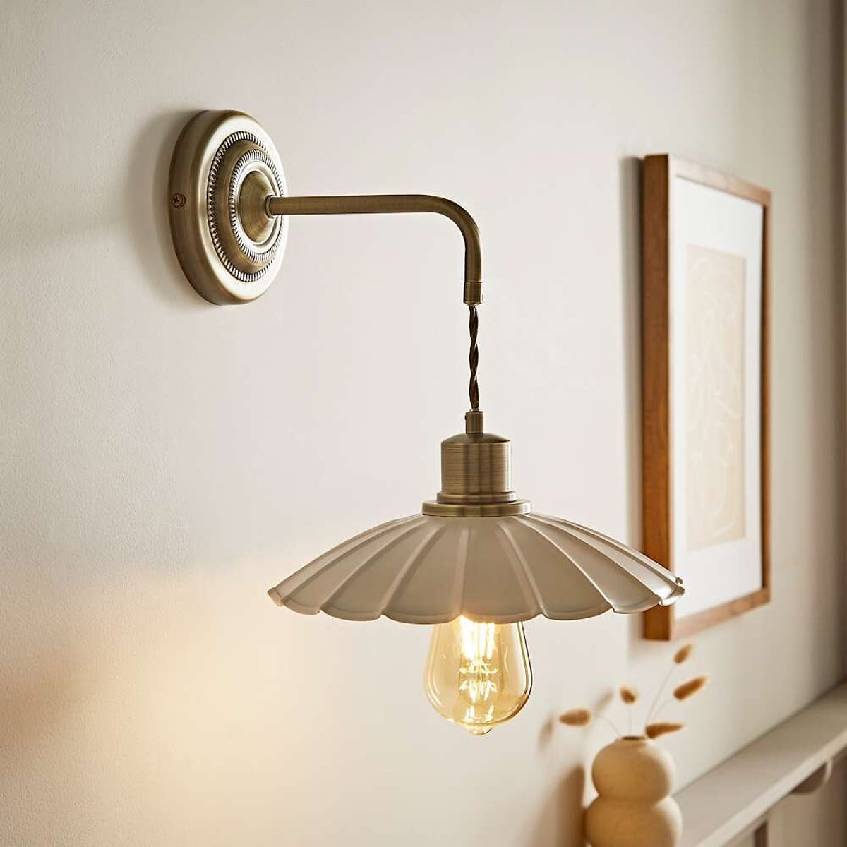 So'home Horton Adjustable Scallop Wall Light Unisex Brass