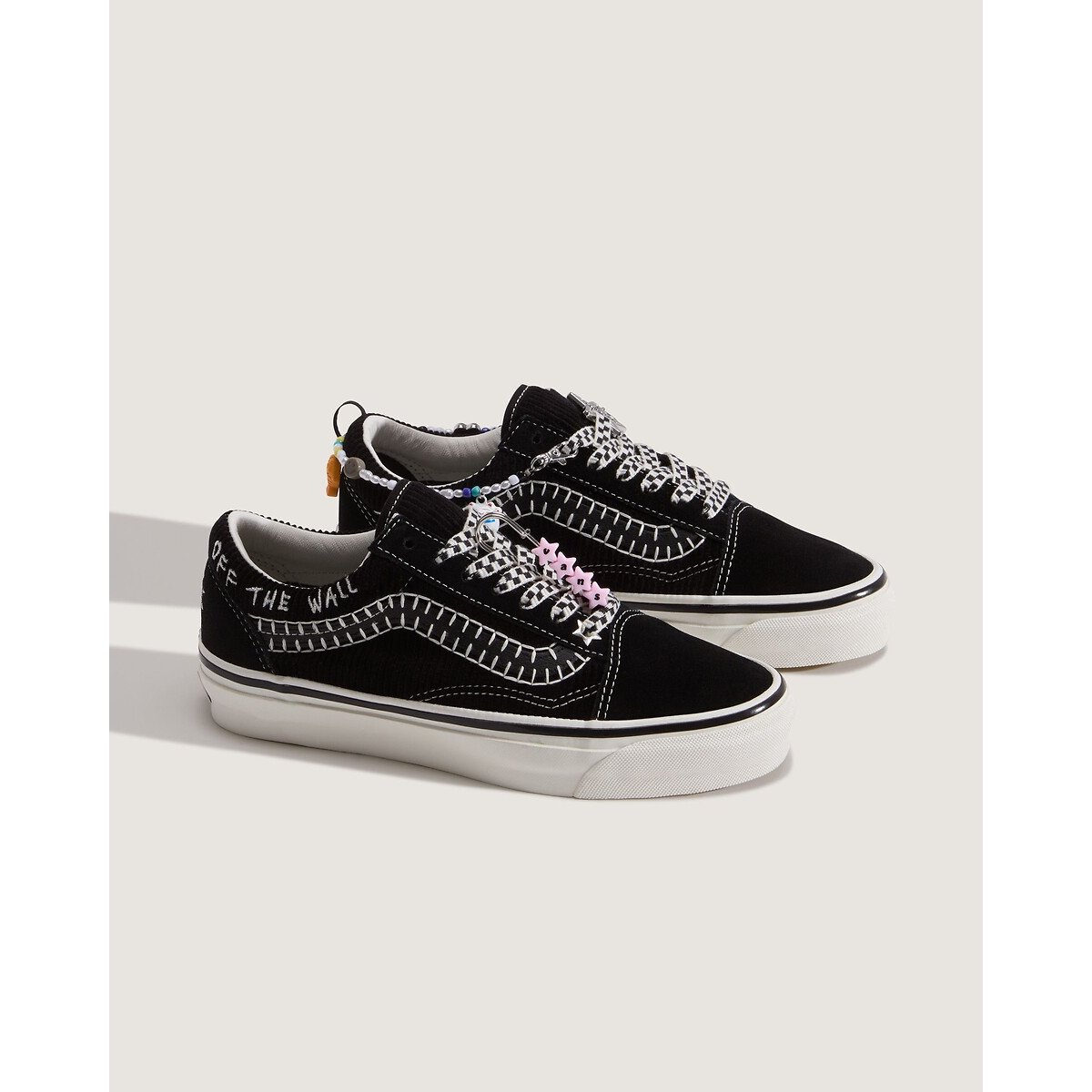 VANS Zapatillas bajas con adornos, Old Skool. Color
