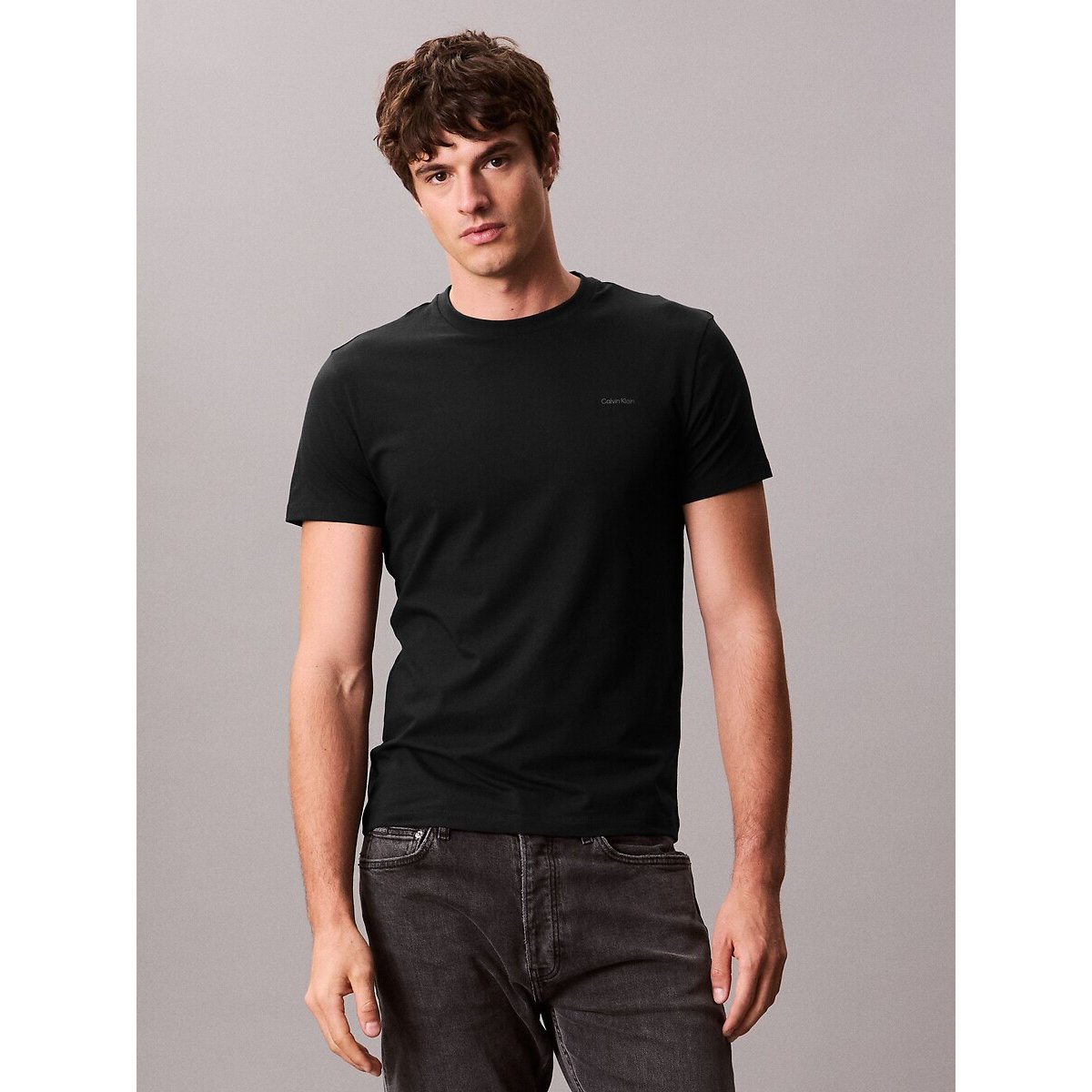 Calvin Klein Slim Fit T-Shirt With Short Sleeves Men's Plain Black Medium