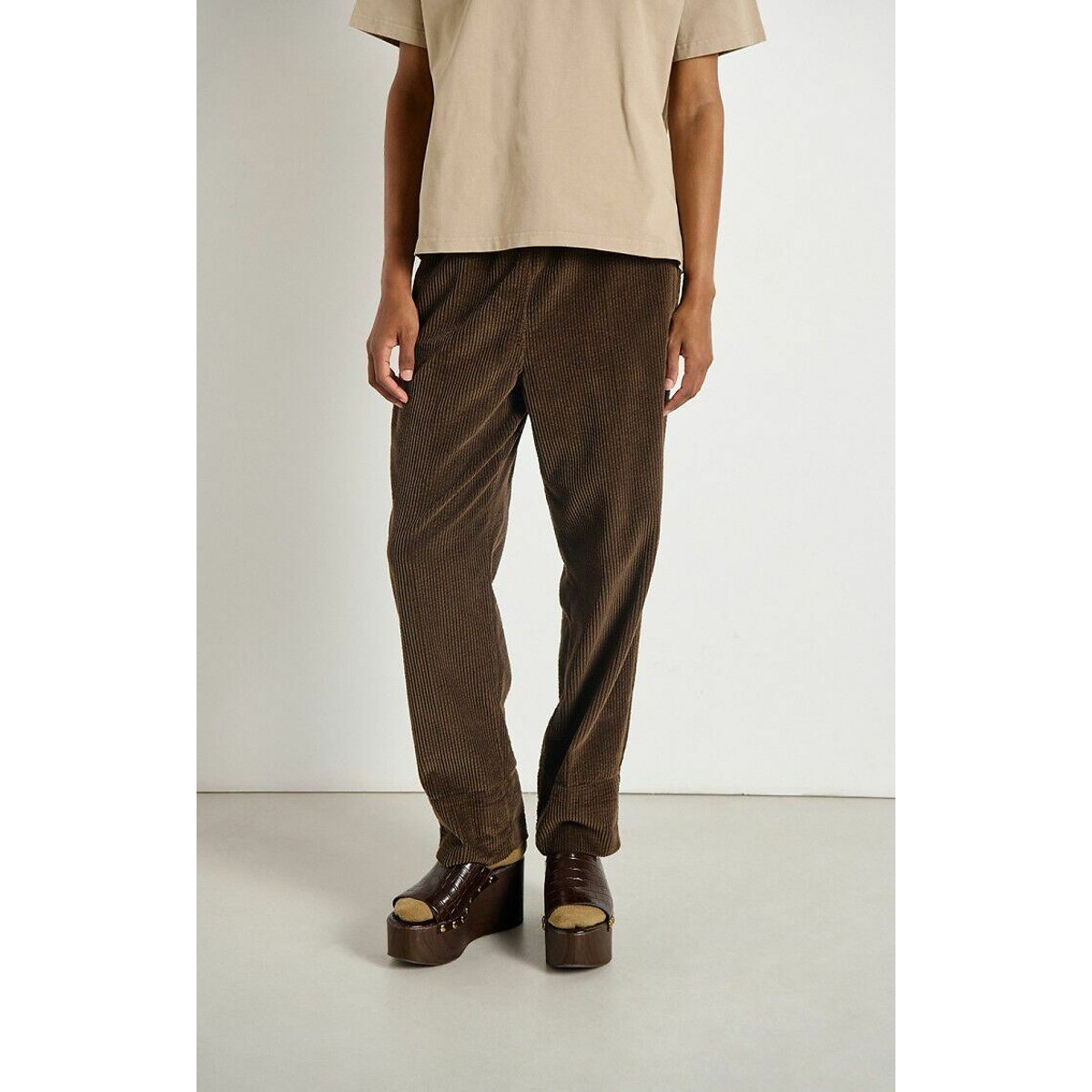American Vintage Pantalón carrot de terciopelo PADOW. Talla L. Color Marron