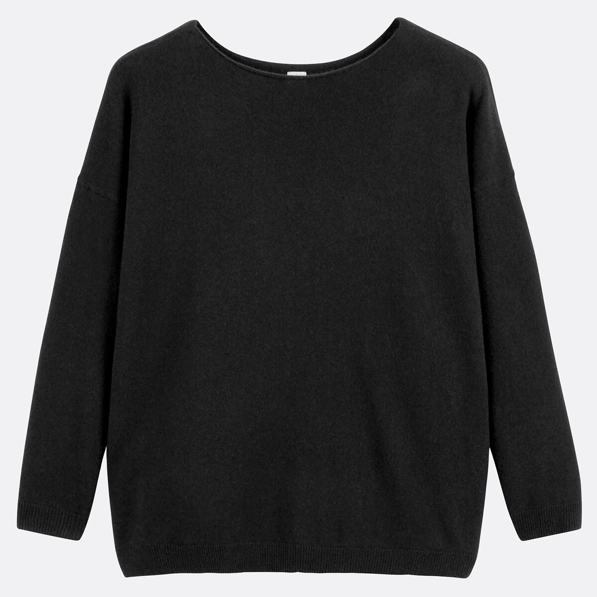 Pull in cashmere pregiato, collo a barchetta