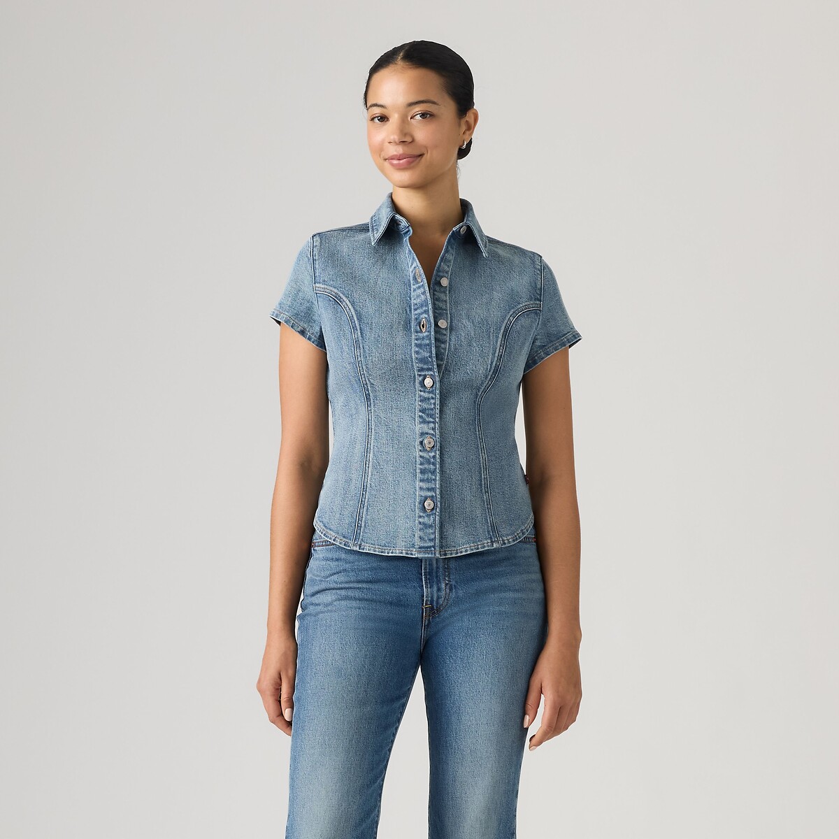 LEVI'S Blusa de tejido denim, manga corta. Color