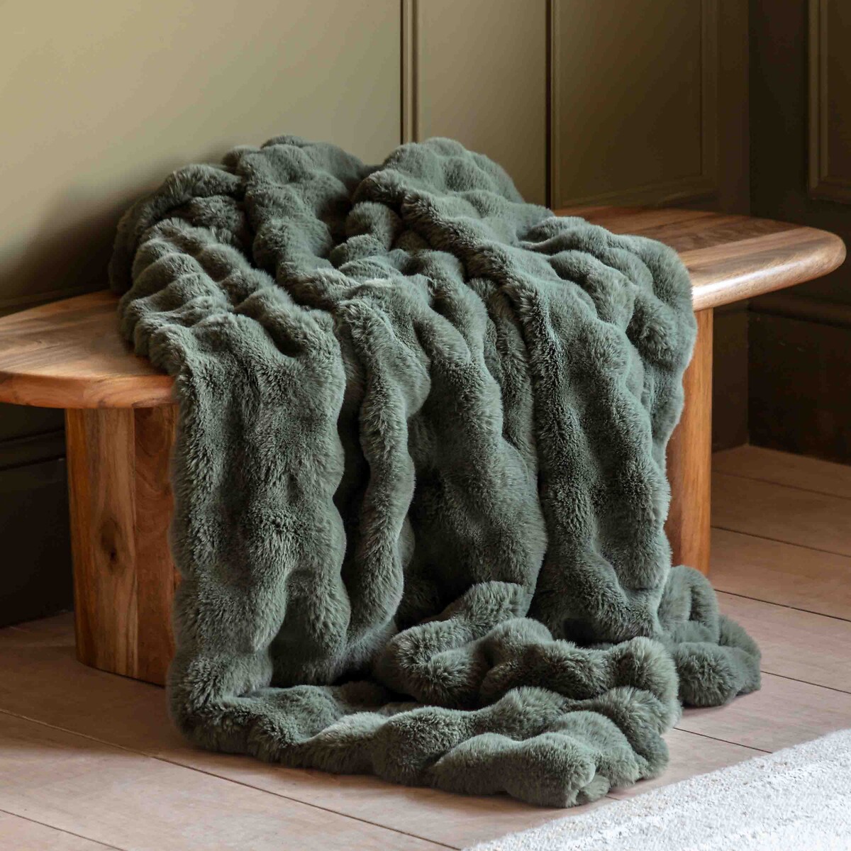 Crossland Grove Marshmallows Rabbit Faux Fur Thrw Olive 1300X1700mm, Green - Image 3