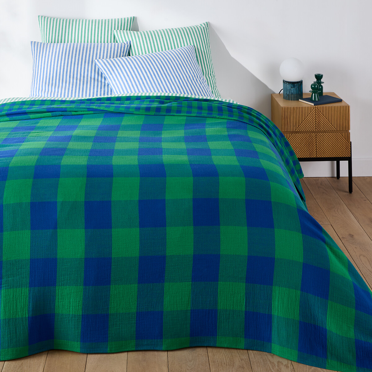 La Redoute Interieurs Checked Cotton Gauze Bedspread, Calix Unisex Blue-Green Medium