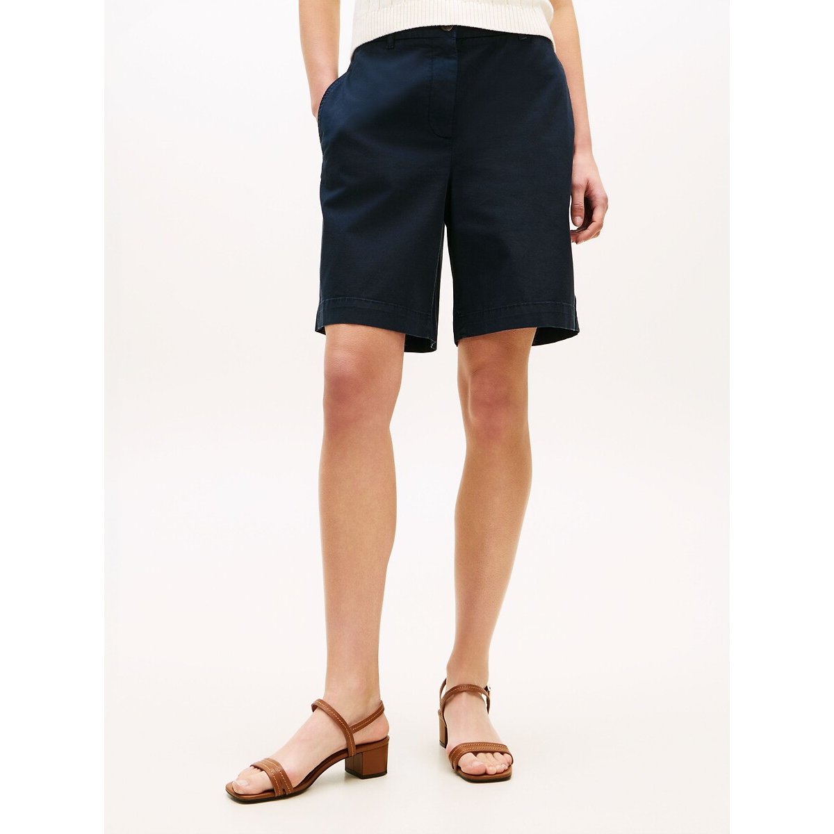 Short chino