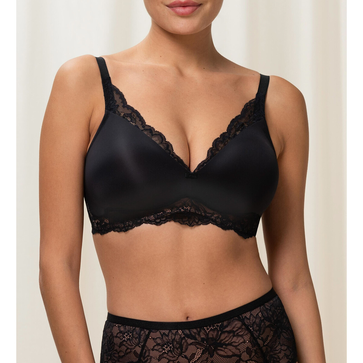 Triumph Women's Black Amourette Charm Bra Without Underwiring 36C
