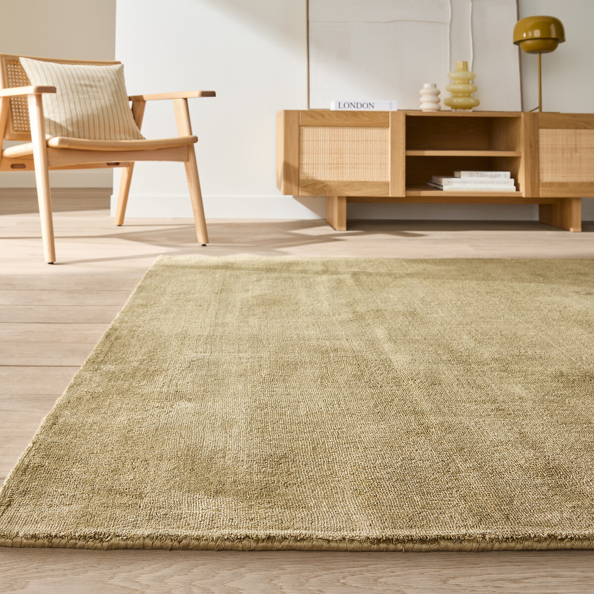 La Redoute Interieurs Izri 100% Lyocell™ Rug, Hand-Crafted, Aged Effect Unisex Olive Medium