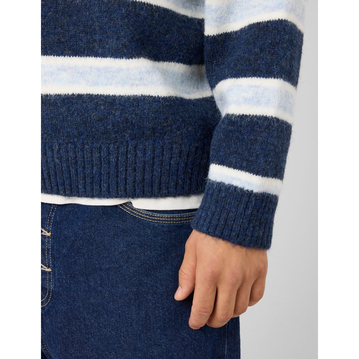 Pull rayé col rond bleu foncé, BZB