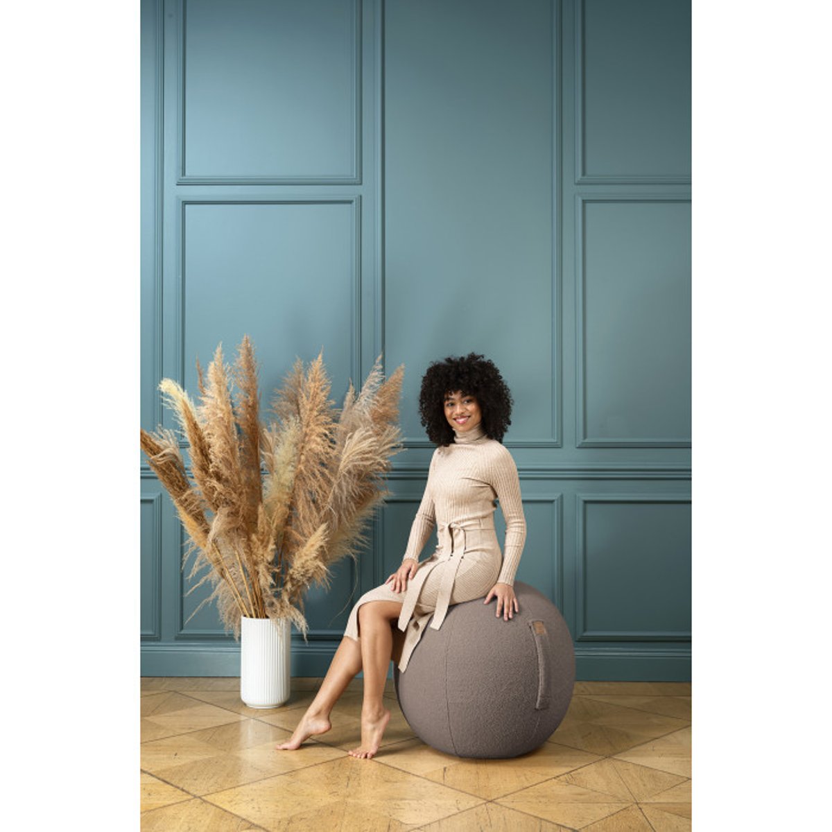 Balle d'assise confort peluche douce avec poignée WOOLLY ivoire, MAGMA HEIMTEX