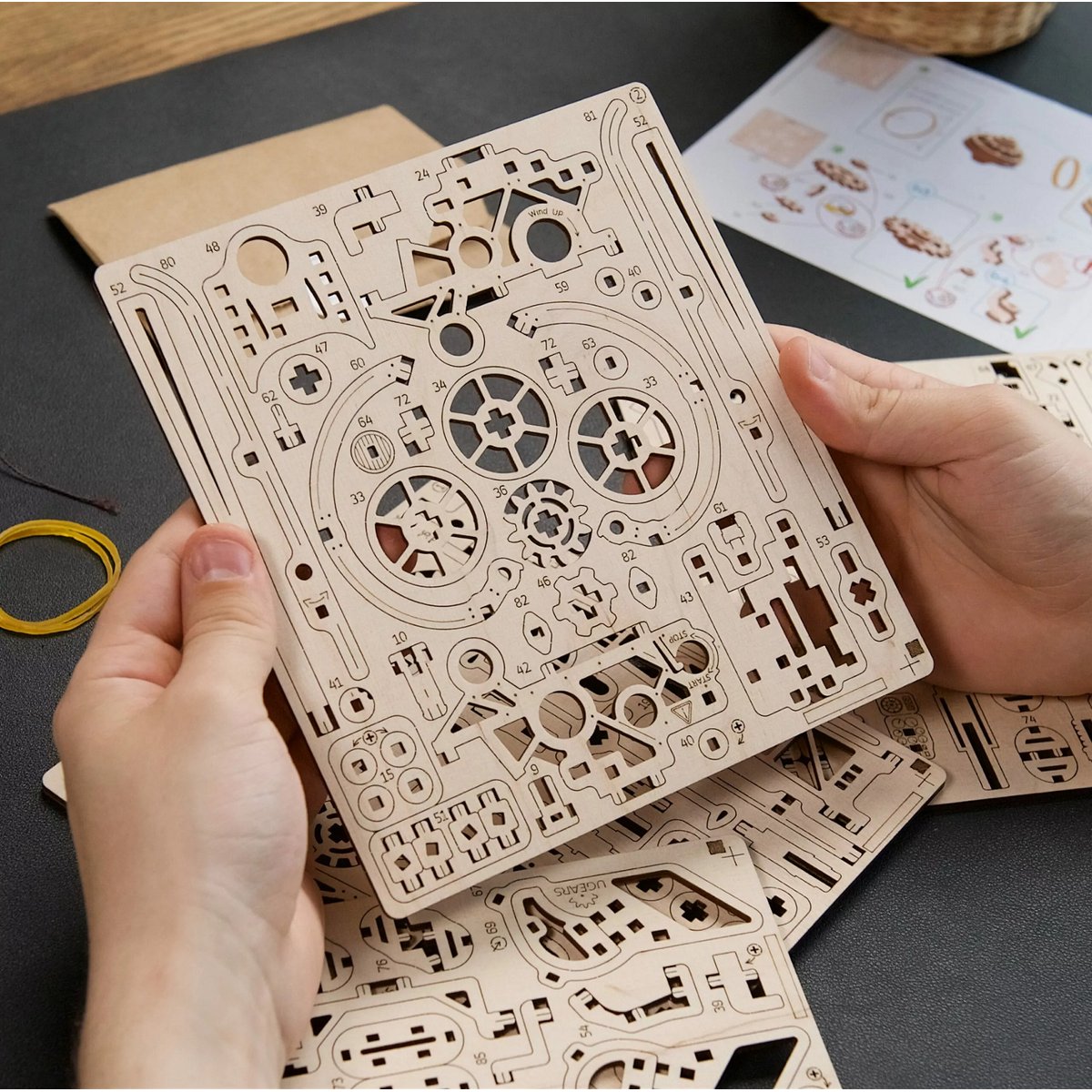 Puzzle 3D Mini Hélicoptère beige, UGEARS