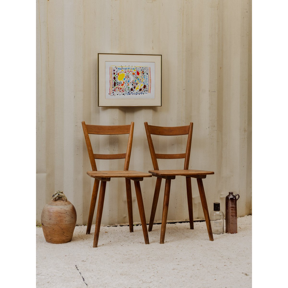 Paire de chaises en bois Claude N°1279 - Bon état bois foncé, DEBONGOUT