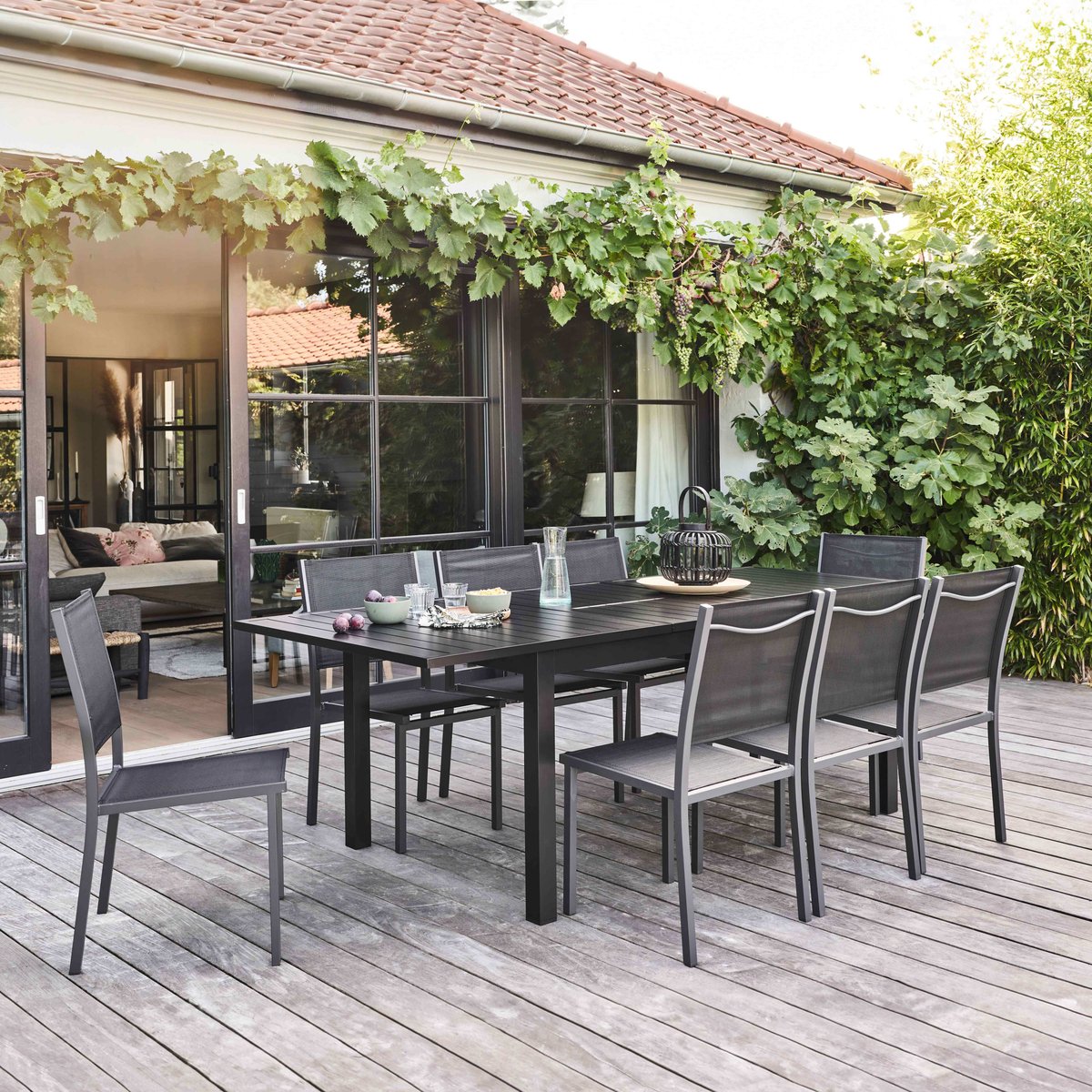 Table de jardin rectangulaire extensible en aluminium avec 8 chaises, BUTTERFLY noir, OVIALA