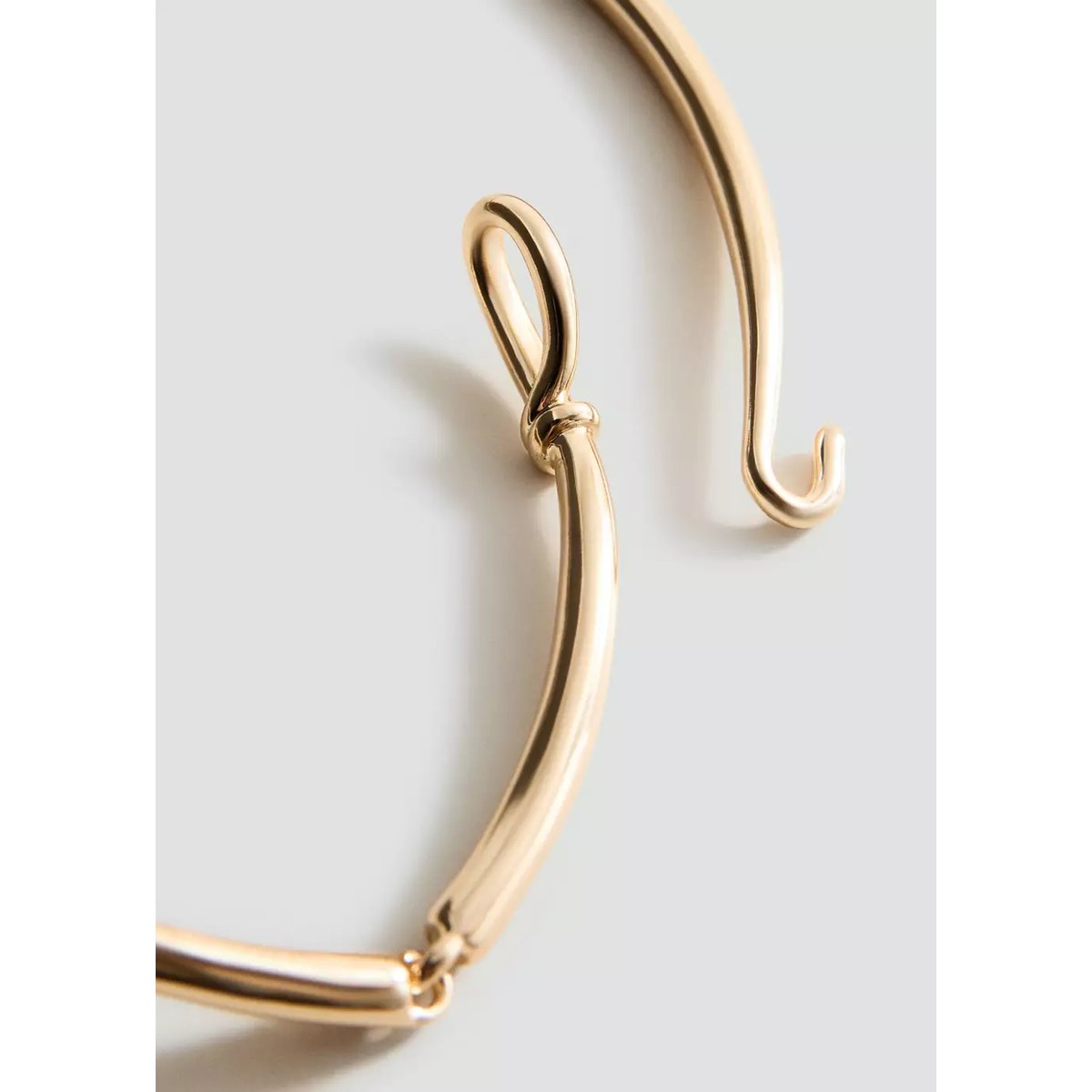 Collier rigide avec nœud or, MANGO