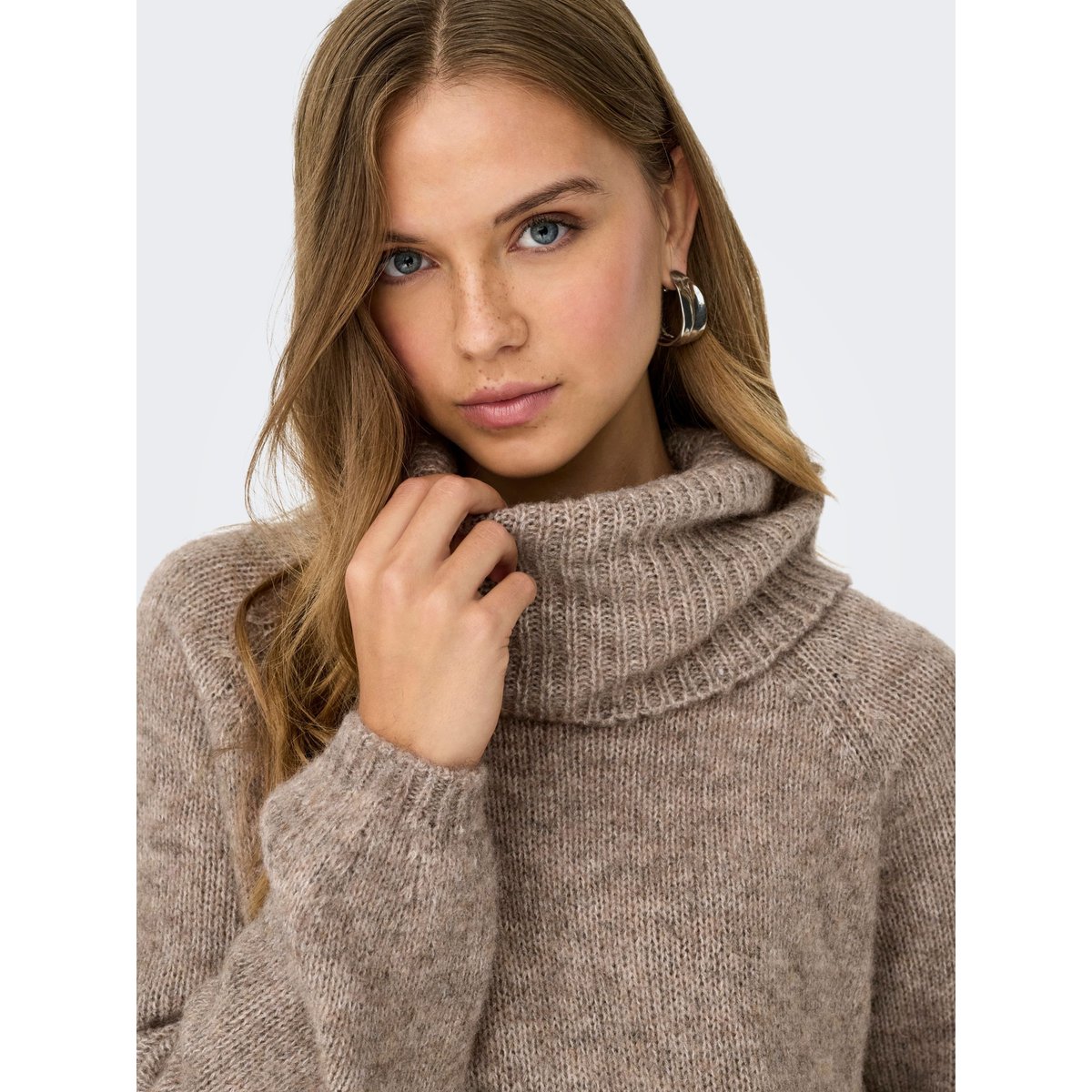 Pull En Maille toasted coconut 1, ONLY