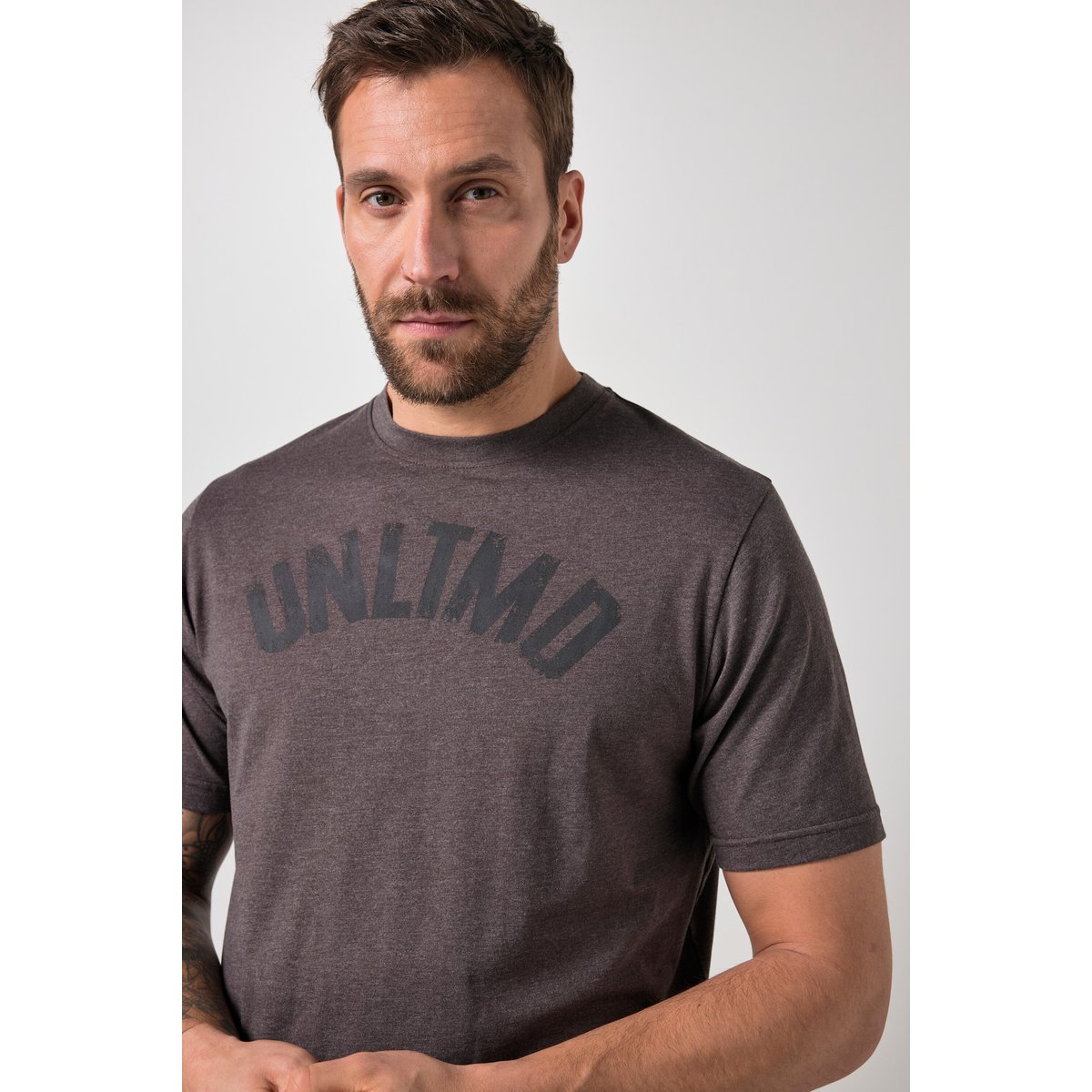 T-shirt à manches courtes, imprimé poitrine marron foncé, JP1880