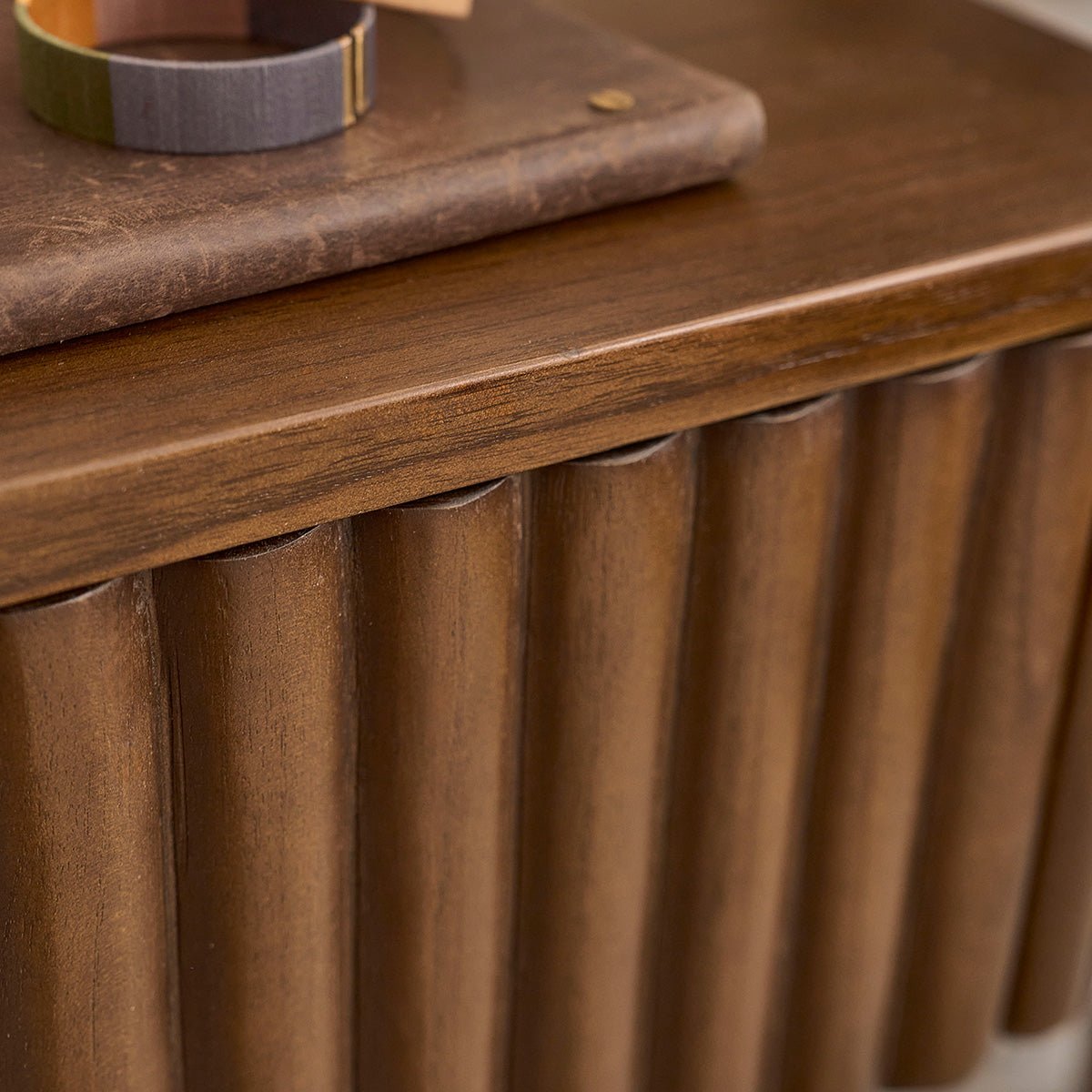 Table de chevet en bois massif suspendue 45 cm TRINIDAD marron, BERAH GETAH
