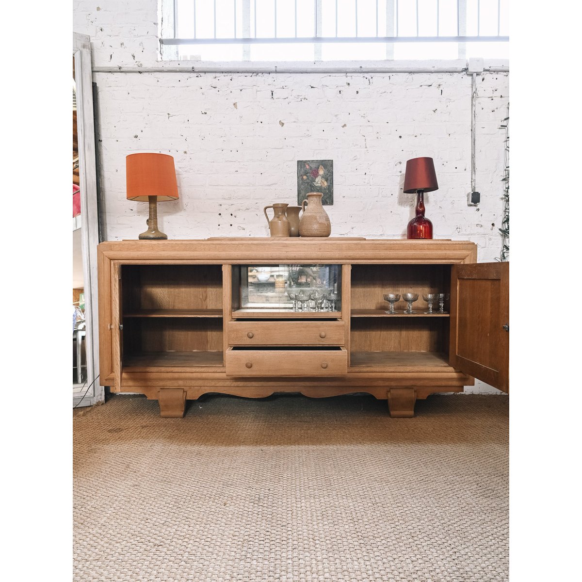 Buffet en bois massif travaillé Gilbert N°1846 - Bon état bois clair, DEBONGOUT