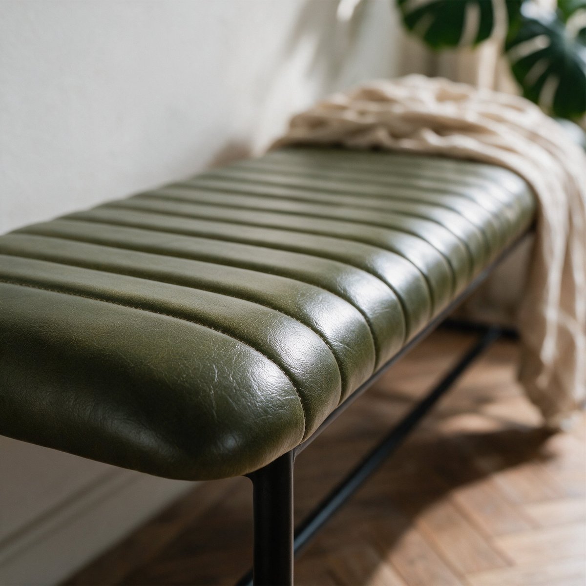 Banc 100 cm en cuir de buffle, pieds en métal - ÉMILE vert, MAISON PAVANE