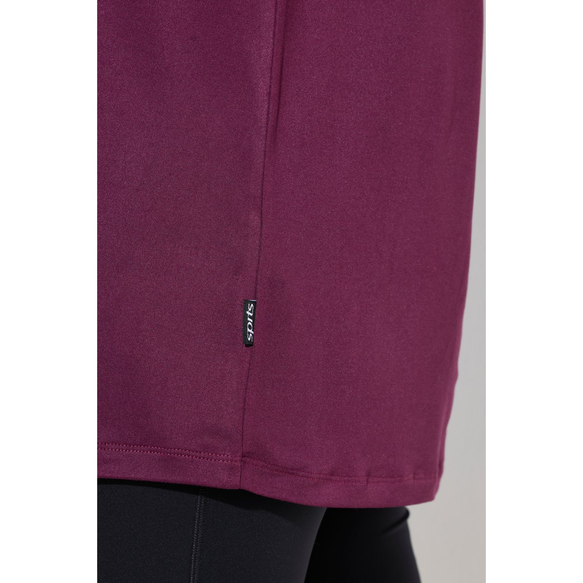 T-shirt technique à col rond et aubergine, ULLA POPKEN