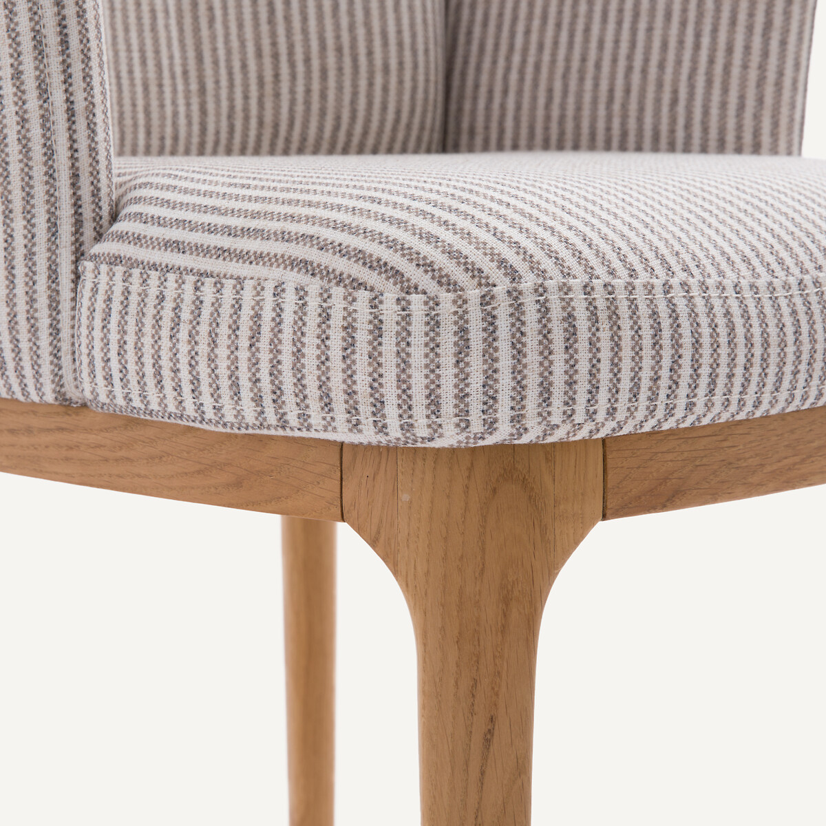 Fauteuil de table pied en chêne et tissu Jabote rayé gris blanc, AM.PM