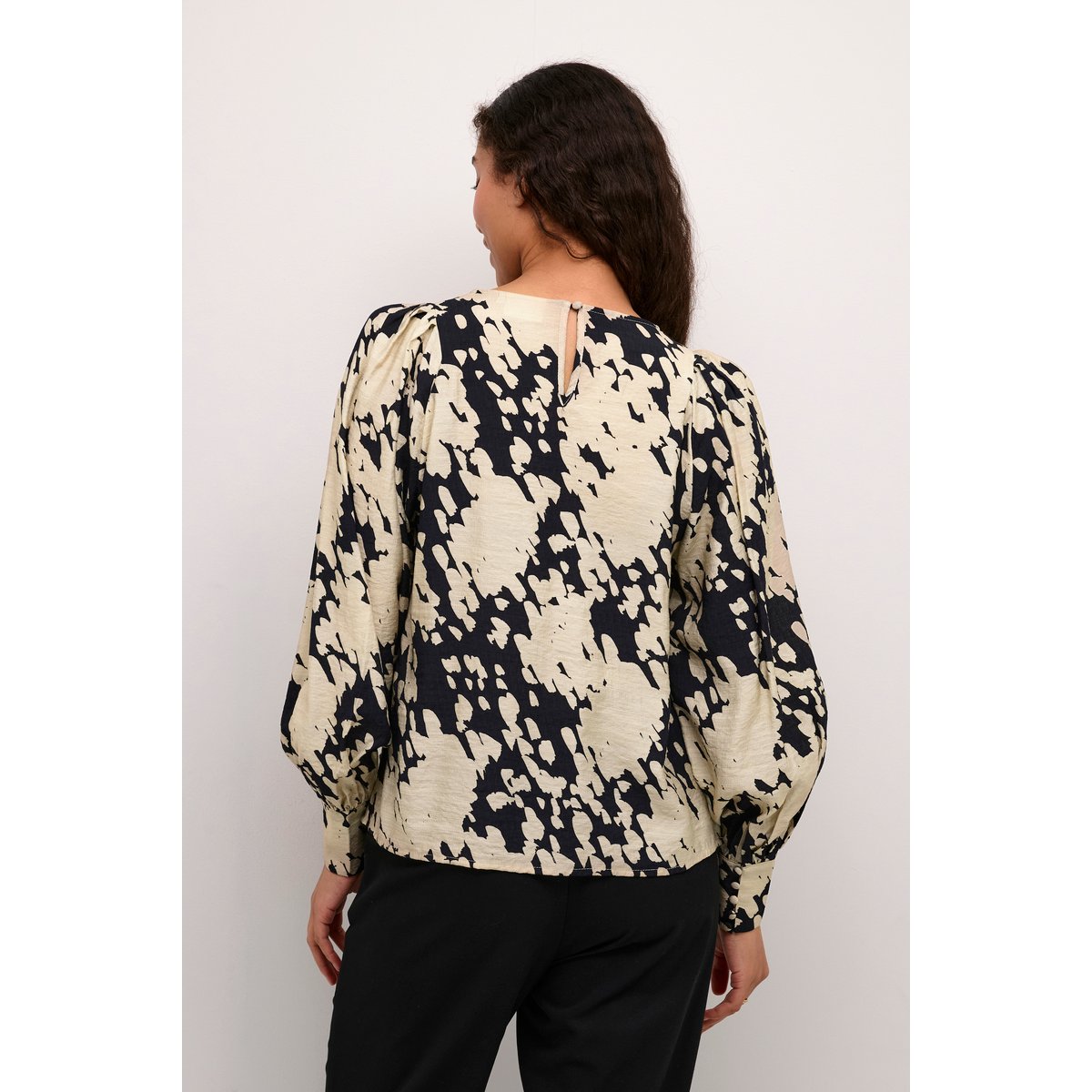 Blouse with long sleeve noir/beige graphique black/sand graphic cloud, KAFFE