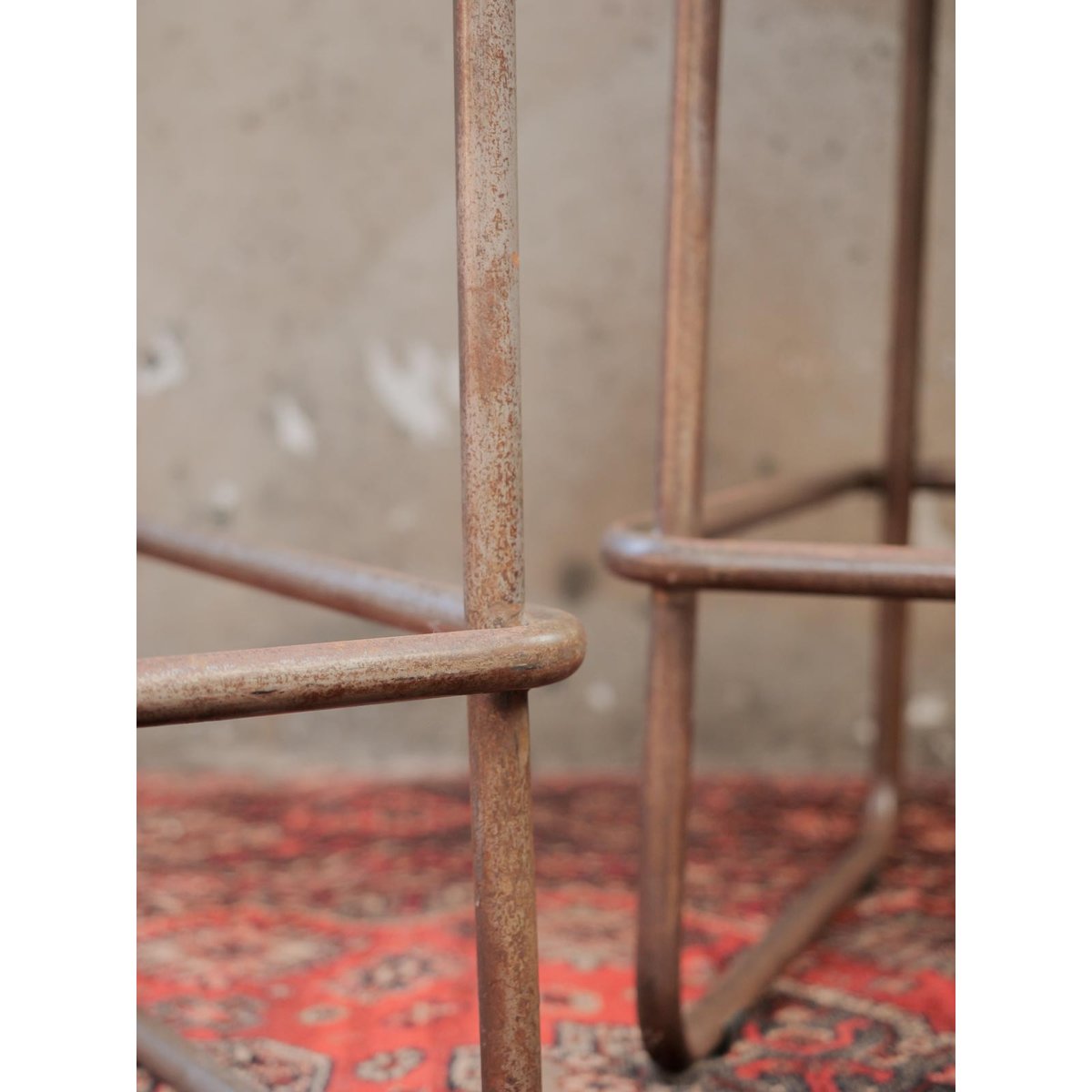 Lot de 2 chaises hautes Alma N°1701 - Bon état marron, DEBONGOUT