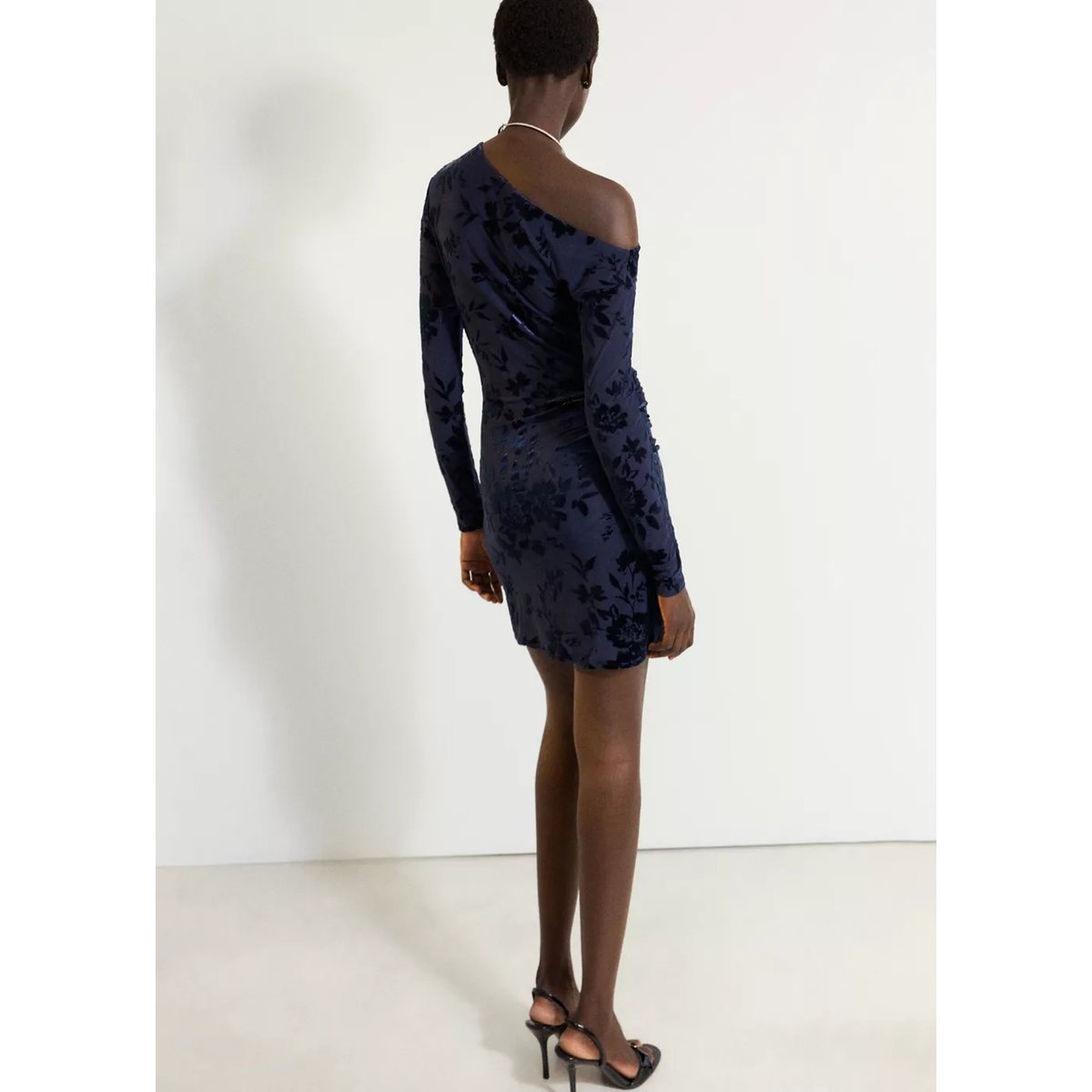 Robe dévoré col asymétrique bleu marine, MANGO