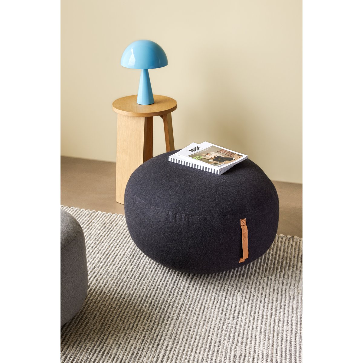 Lampe de table en fer MUSH bleu claire, HUBSCH