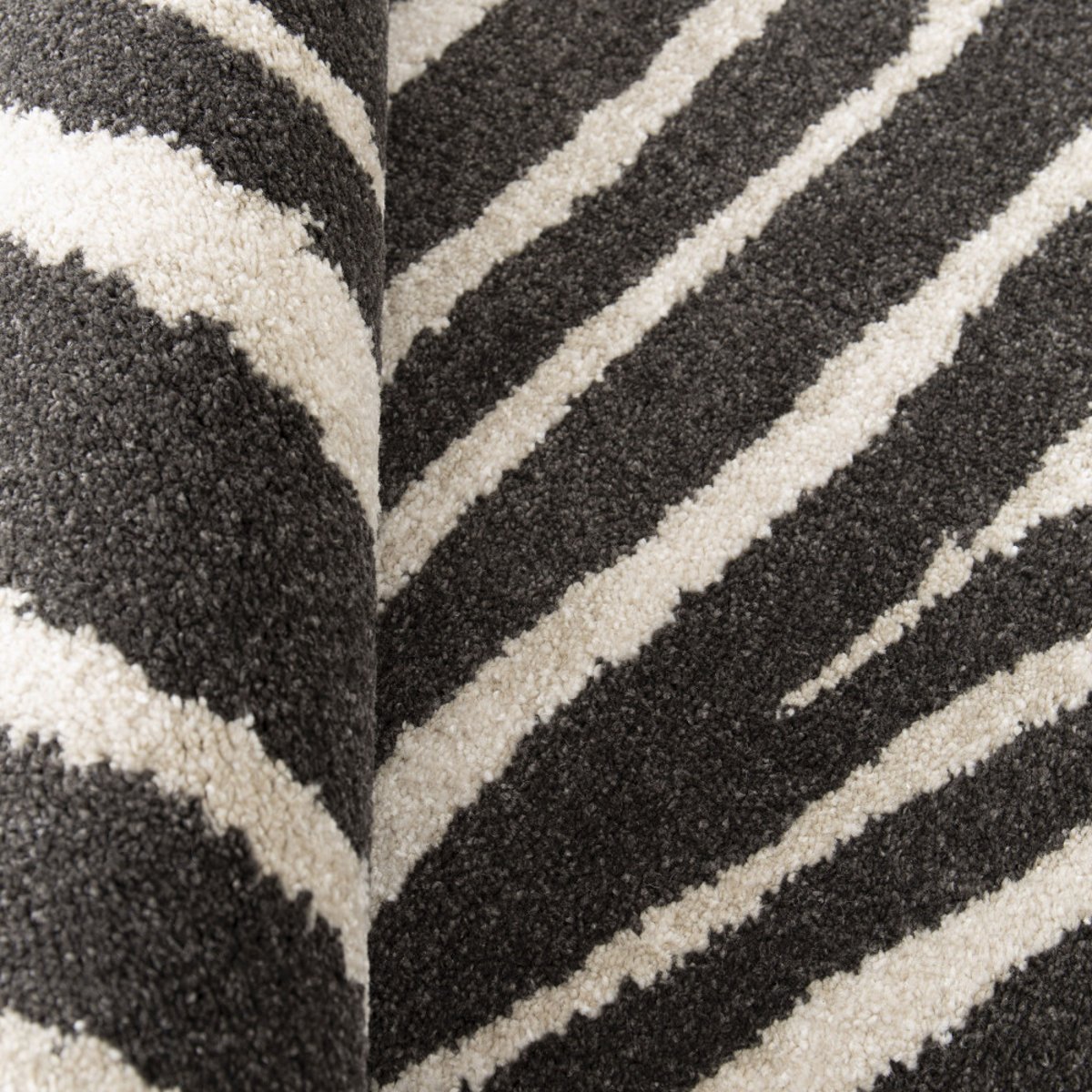 Tapis graphique à motif zébré- ZEBRA gris anthracite, DRAWER