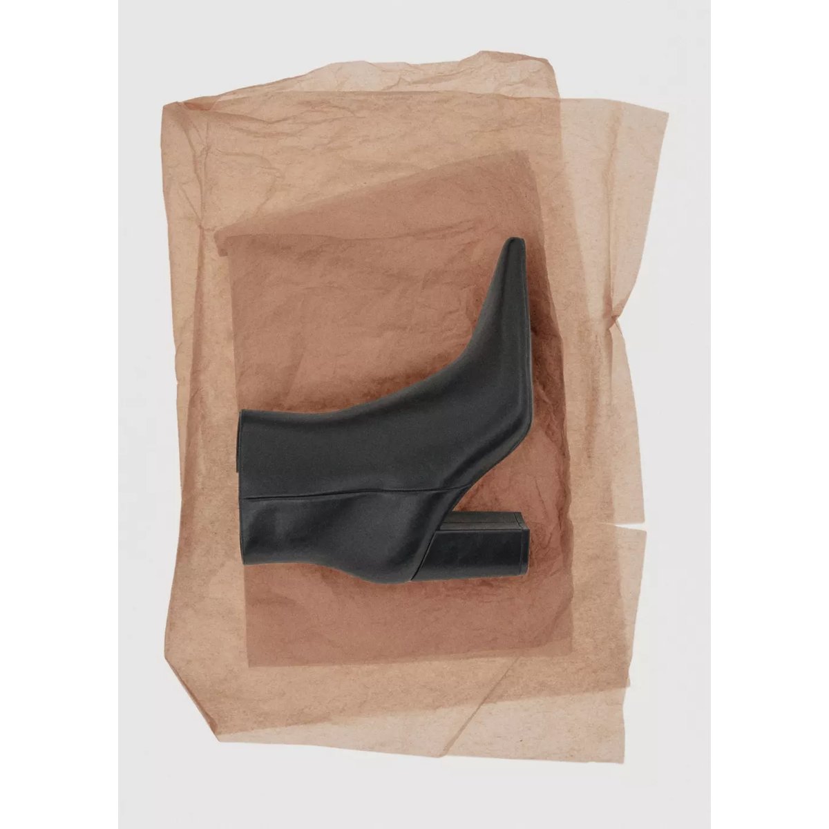 Bottines pointues talon bloc noir, MANGO