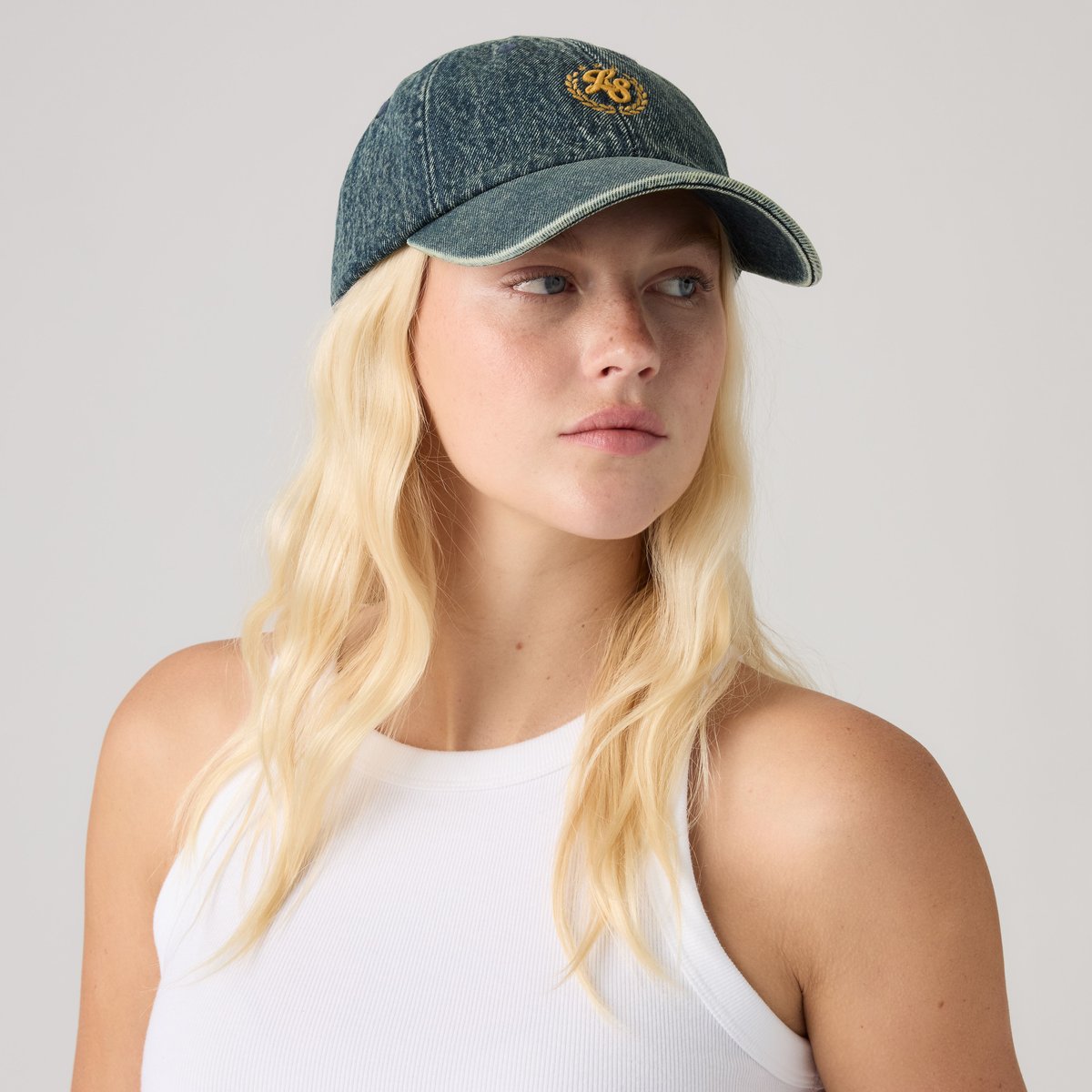 Casquette de baseball Varsity bleu - laid in the meadow hat, LEVI'S