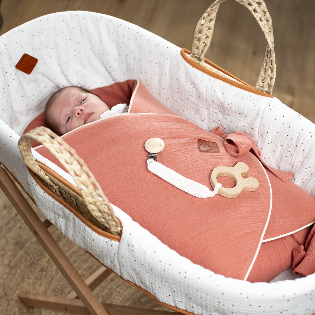 Couffin bébé avec Matelas, Habillage et Drap Housse JEANNE blanc à pois or, SEVIRA KIDS
