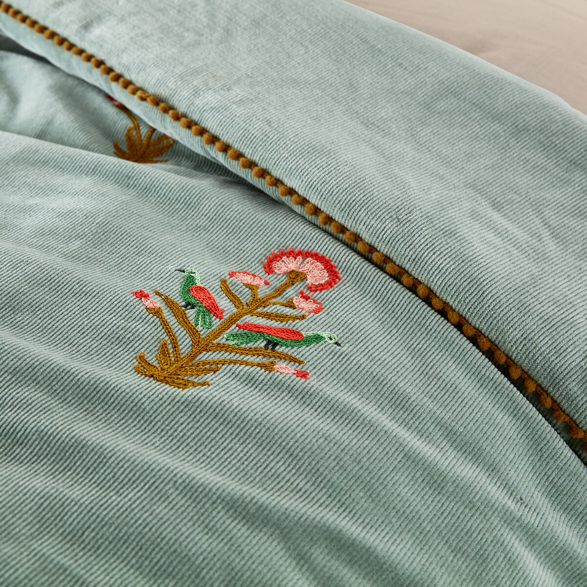 Dylis Quilted Corduroy Bedspread pale green, LA REDOUTE INTERIEURS