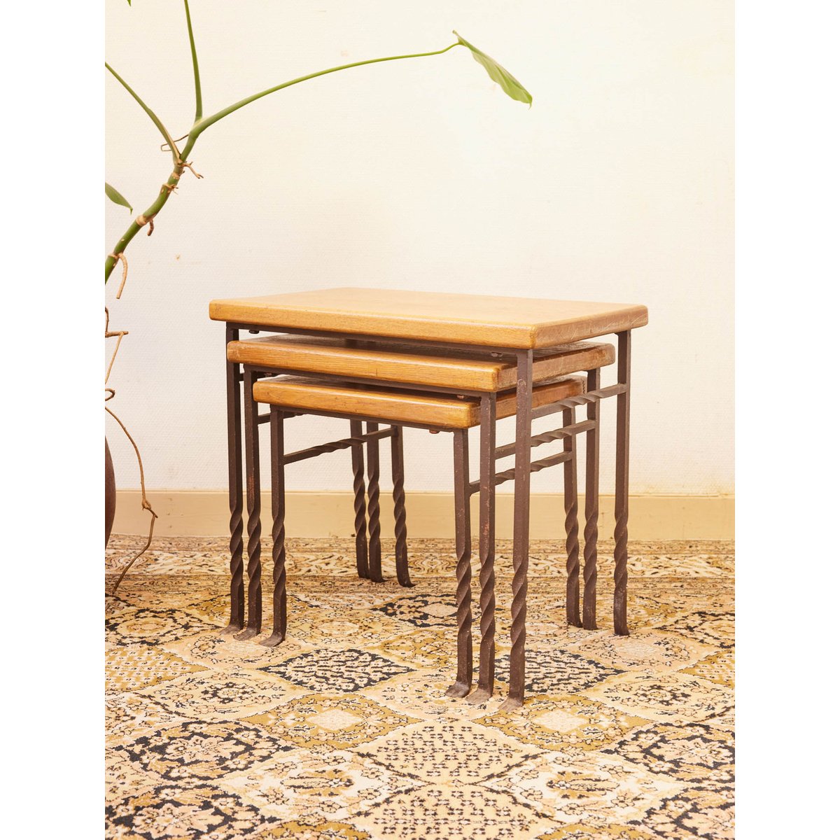 Tables gigognes en fer forgé Barbara N°200 - Bon état bois clair, DEBONGOUT